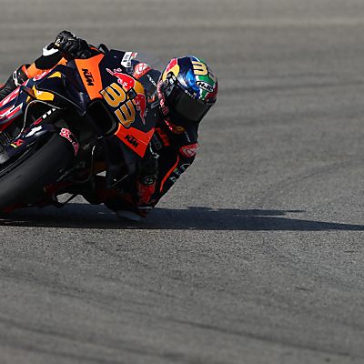 Binder gewinnt Sprint nach turbulenter Startphase in Jerez