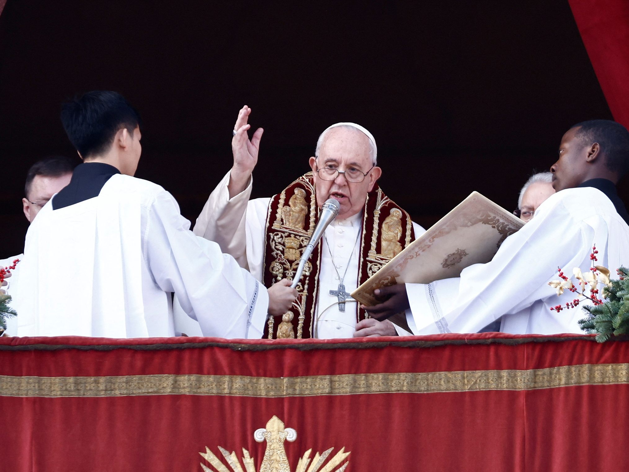 LIVE: Papst Franziskus spendet den Ostersegen "Urbi et Orbi".
