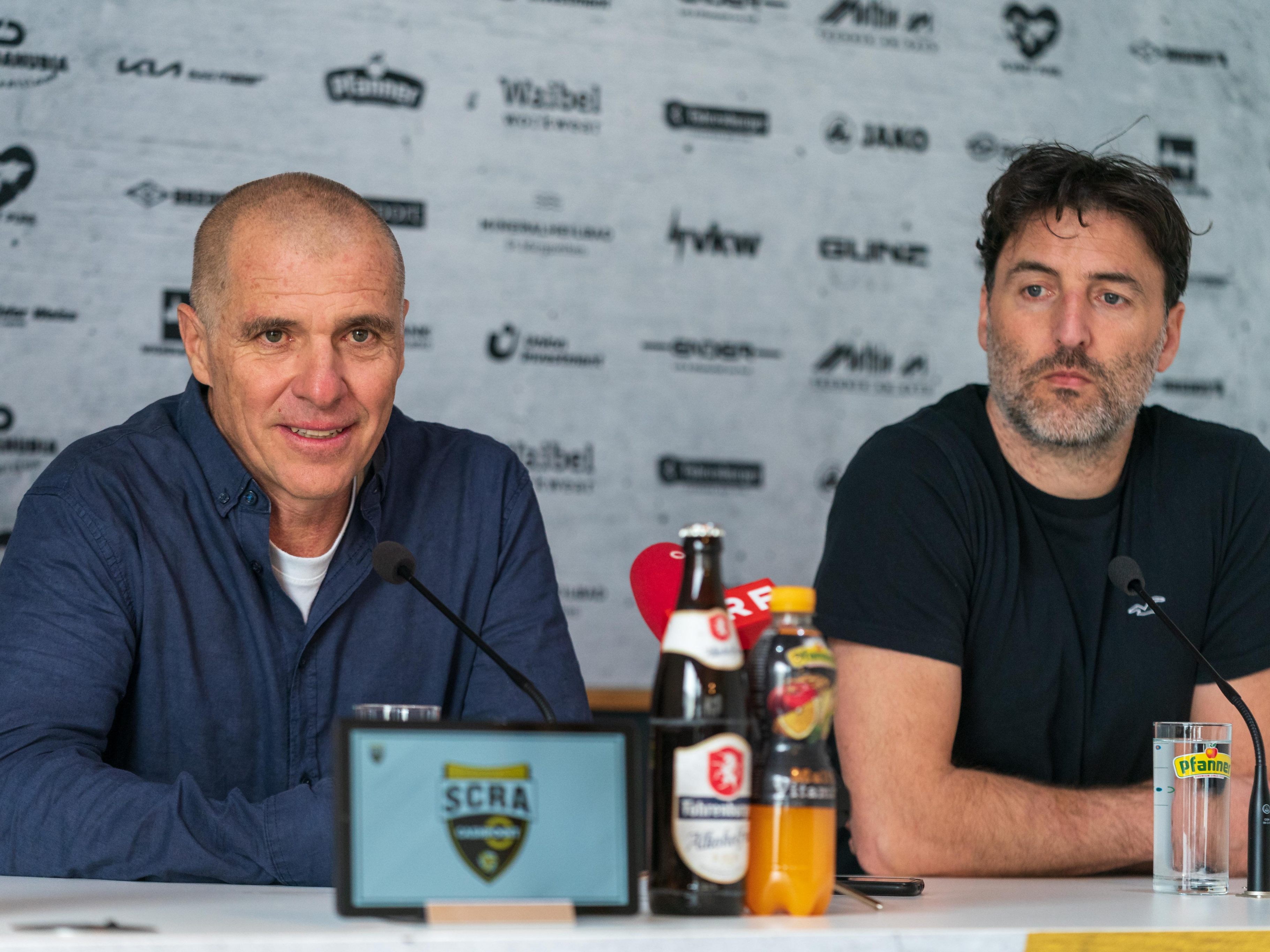 Trainer Klaus Schmidt mit seinem Co Joachim Standfest
