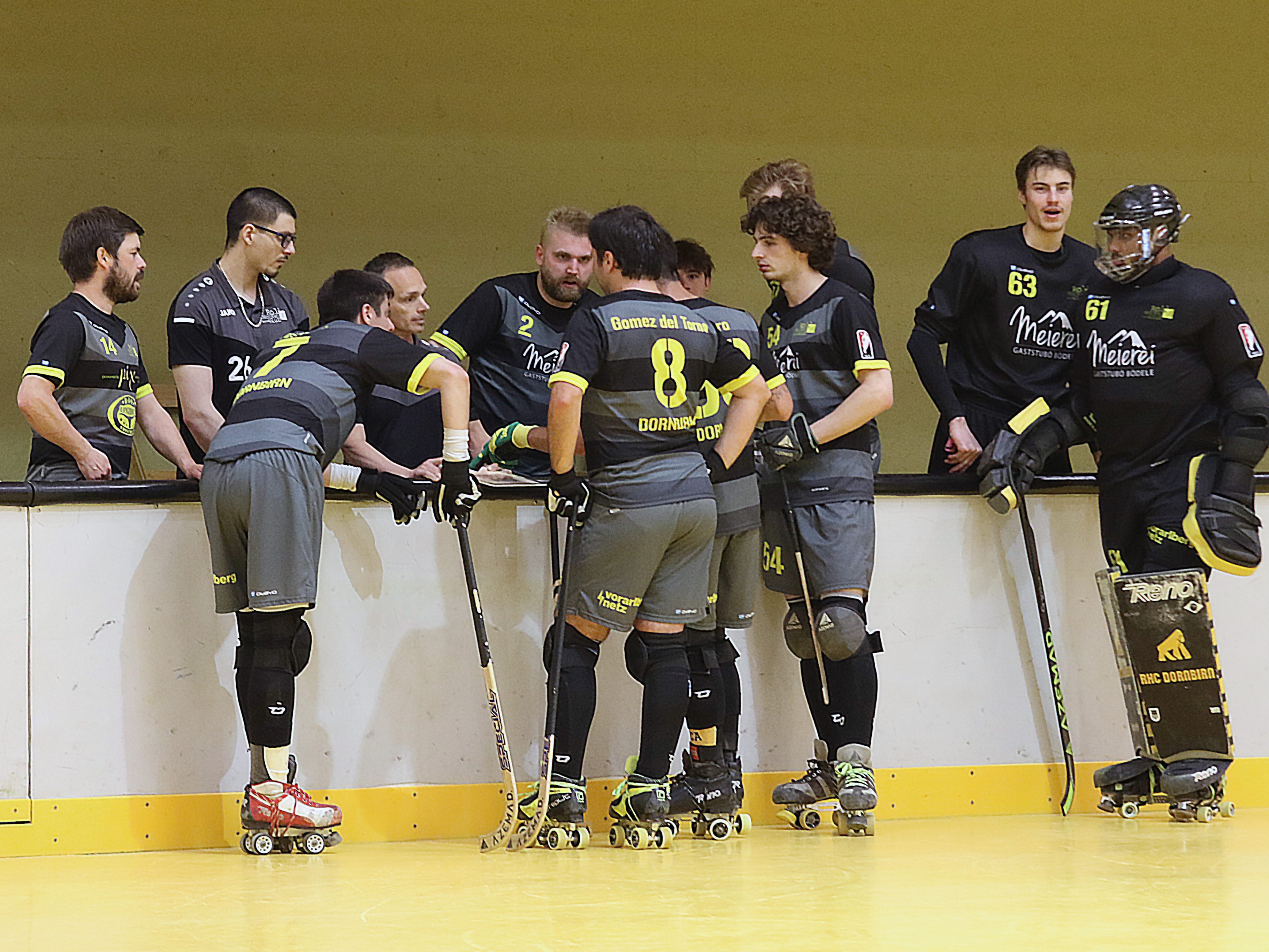 Nach der Niederlage war die Enttäuschung beim RHC Dornbirn groß. Nach der Niederlage war die Enttäuschung beim RHC Dornbirn groß.