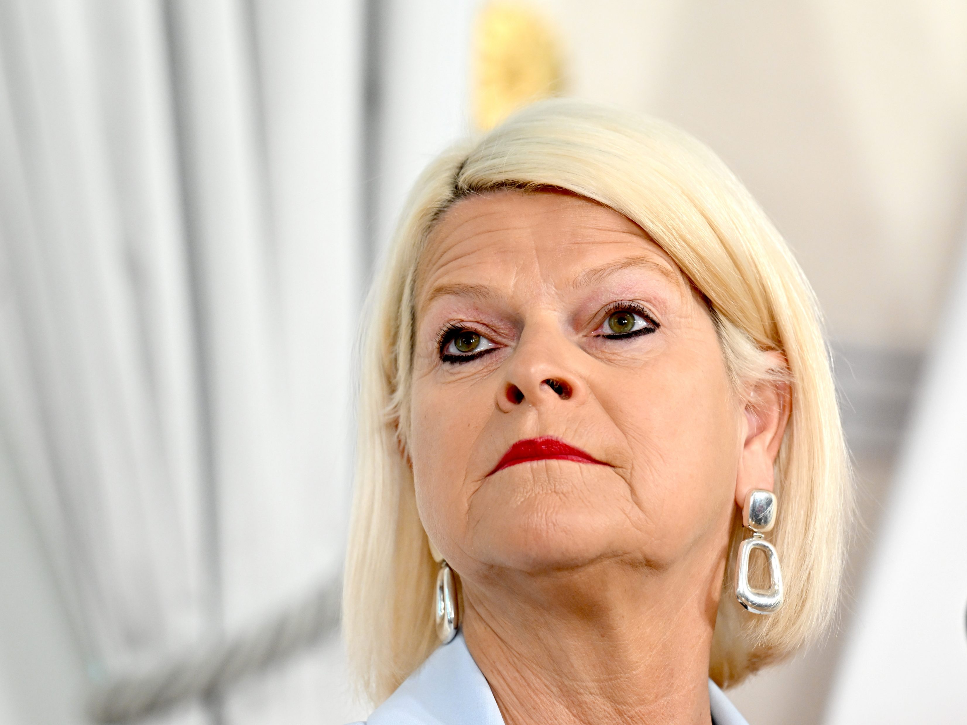 Verteidigungsministerin Klaudia Tanner will die umfassende Landesverteidigung in den Mittelpunkt stellen. Verteidigungsministerin Klaudia Tanner will die umfassende Landesverteidigung in den Mittelpunkt stellen.