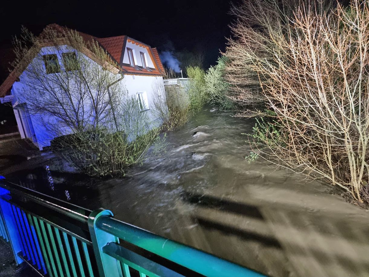 In Niederösterreich kam es zu rund 220 Feuerwehreinsätzen. In Niederösterreich kam es zu rund 220 Feuerwehreinsätzen.