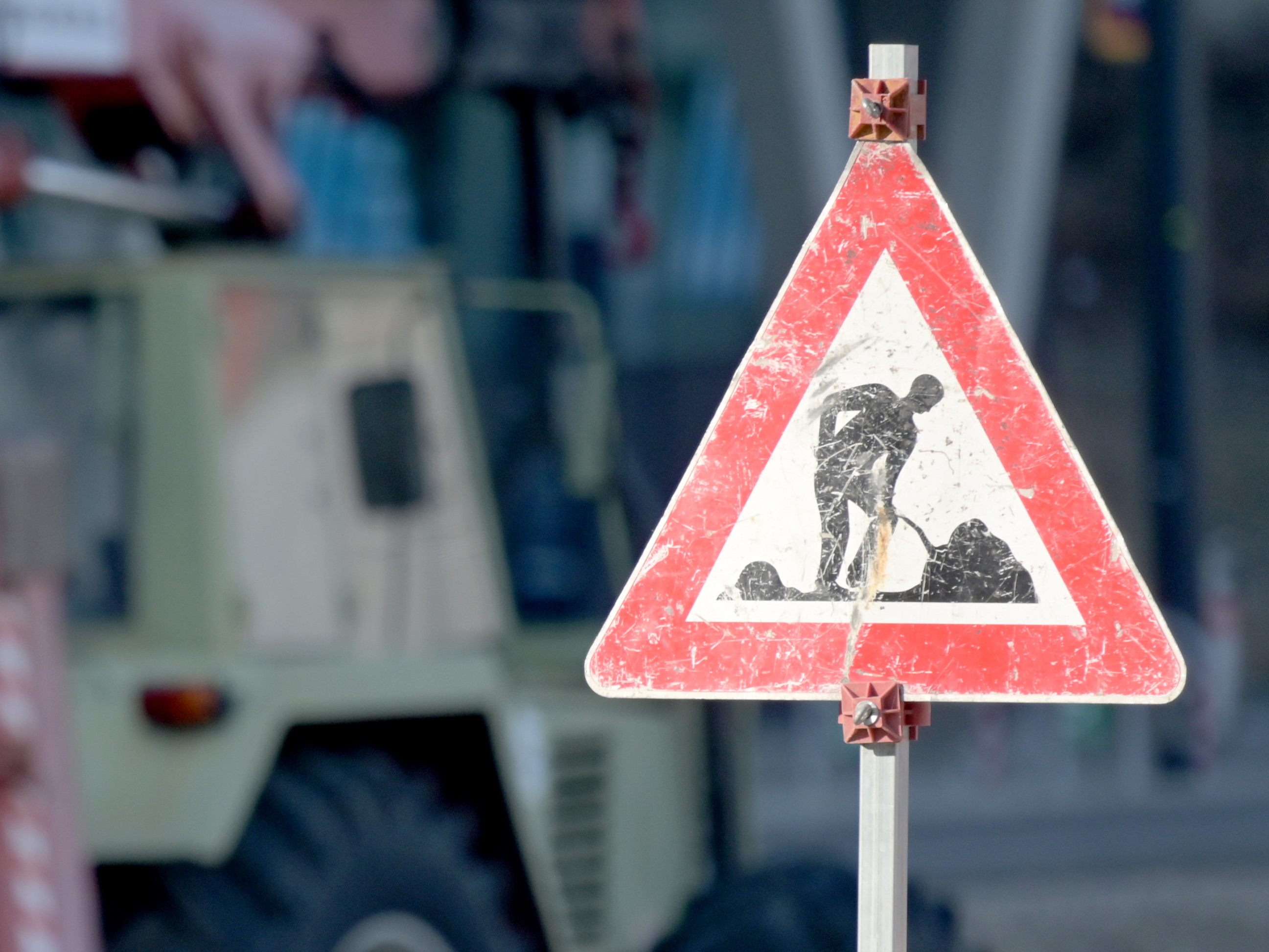 Das Kreuzungsplateau Julius-Ficker-Straße/Kürschnergasse wird saniert. Das Kreuzungsplateau Julius-Ficker-Straße/Kürschnergasse wird saniert.