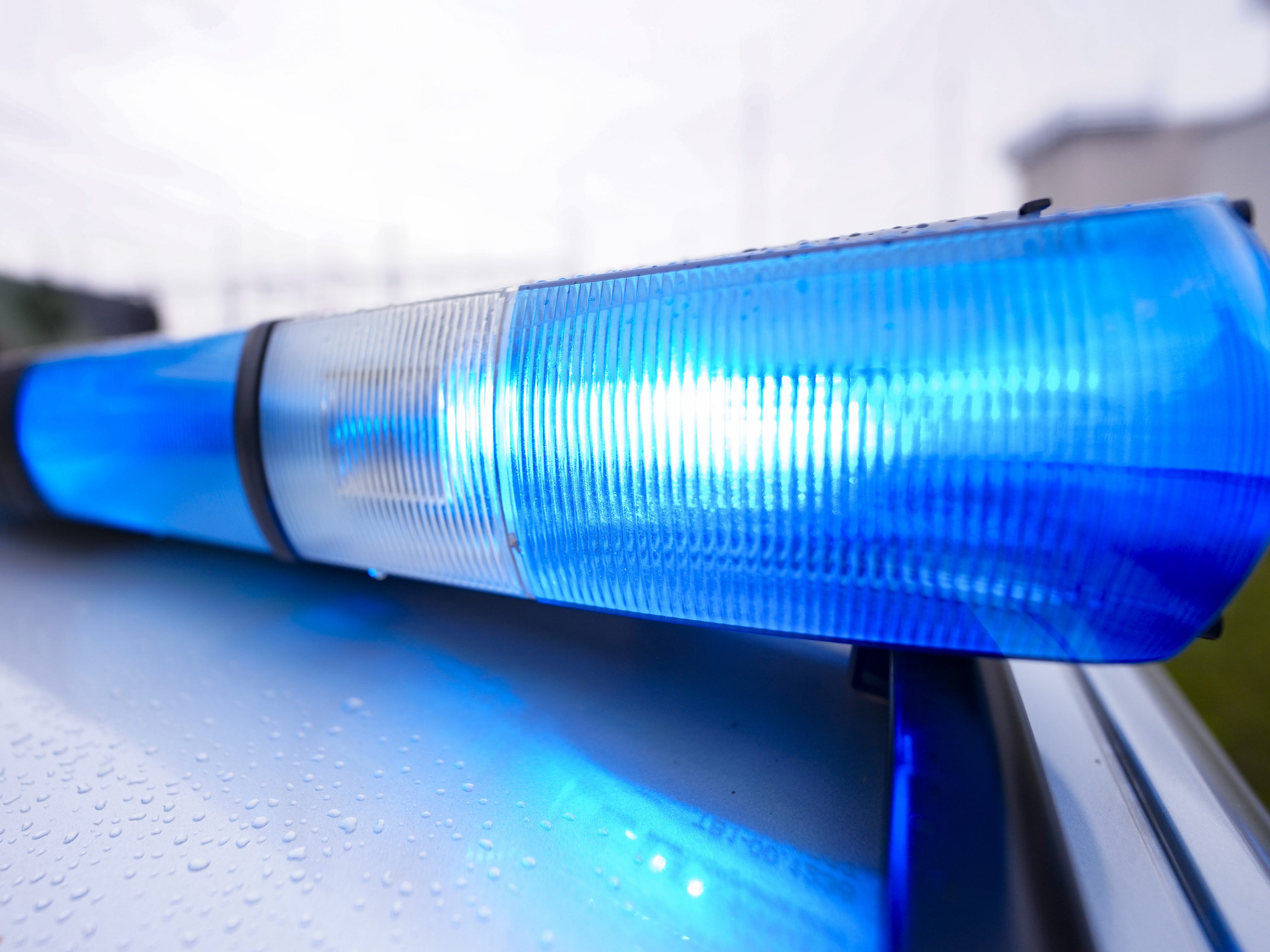 Die Flucht vor Polizei endete für einen 22-Jährigen im Bezirk St. Pölten an einer Gartenmauer. Die Flucht vor Polizei endete für einen 22-Jährigen im Bezirk St. Pölten an einer Gartenmauer.