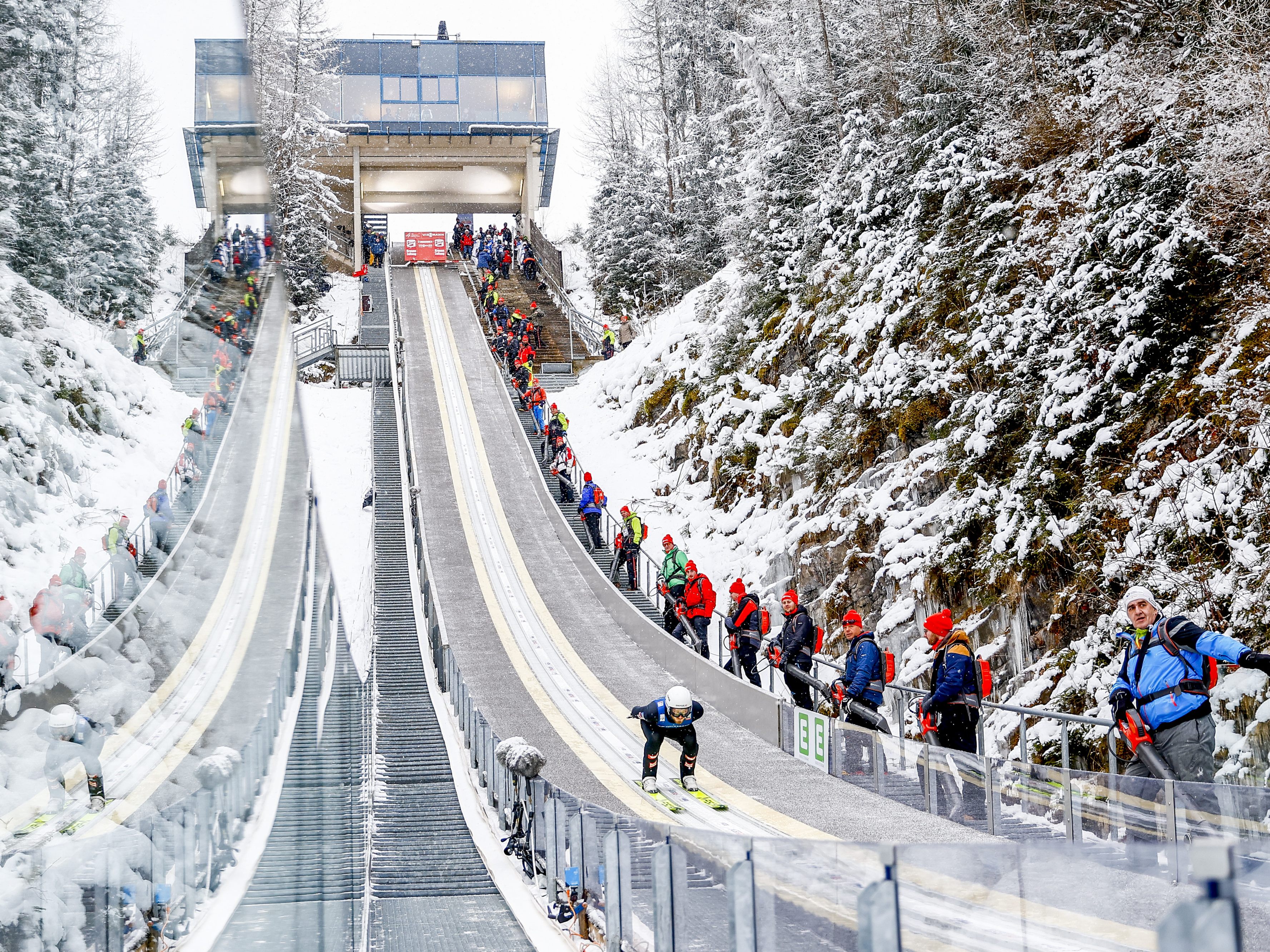 Österreich ist aktuell eine Top-Skispringer-Nation. Österreich ist aktuell eine Top-Skispringer-Nation.