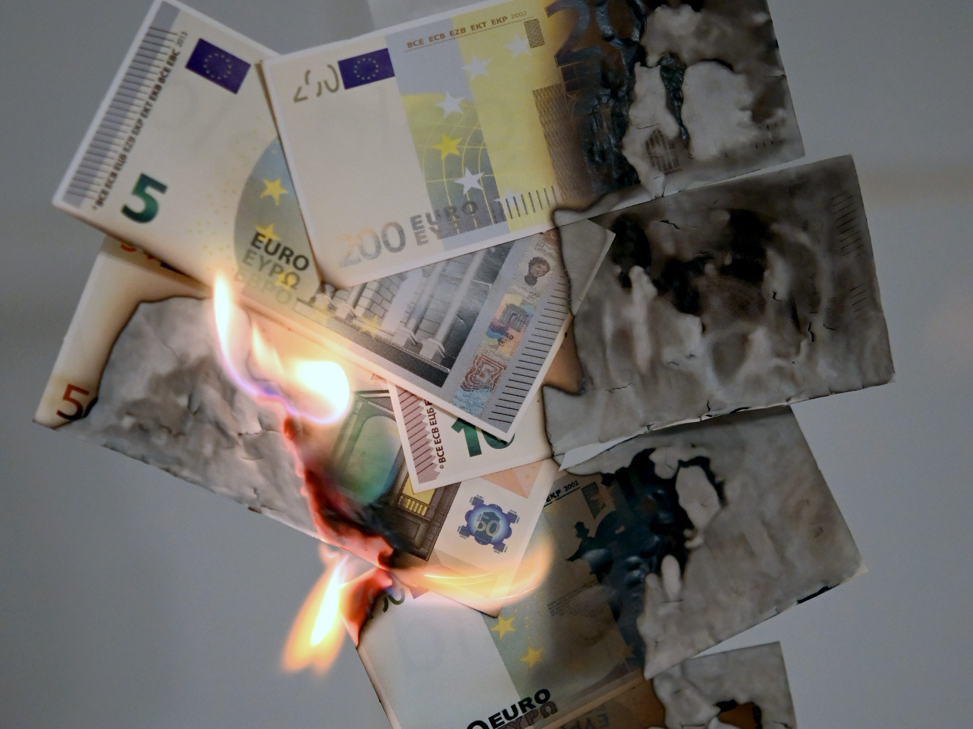 Die Inflation dämpft derzeit die Konsumlaune.