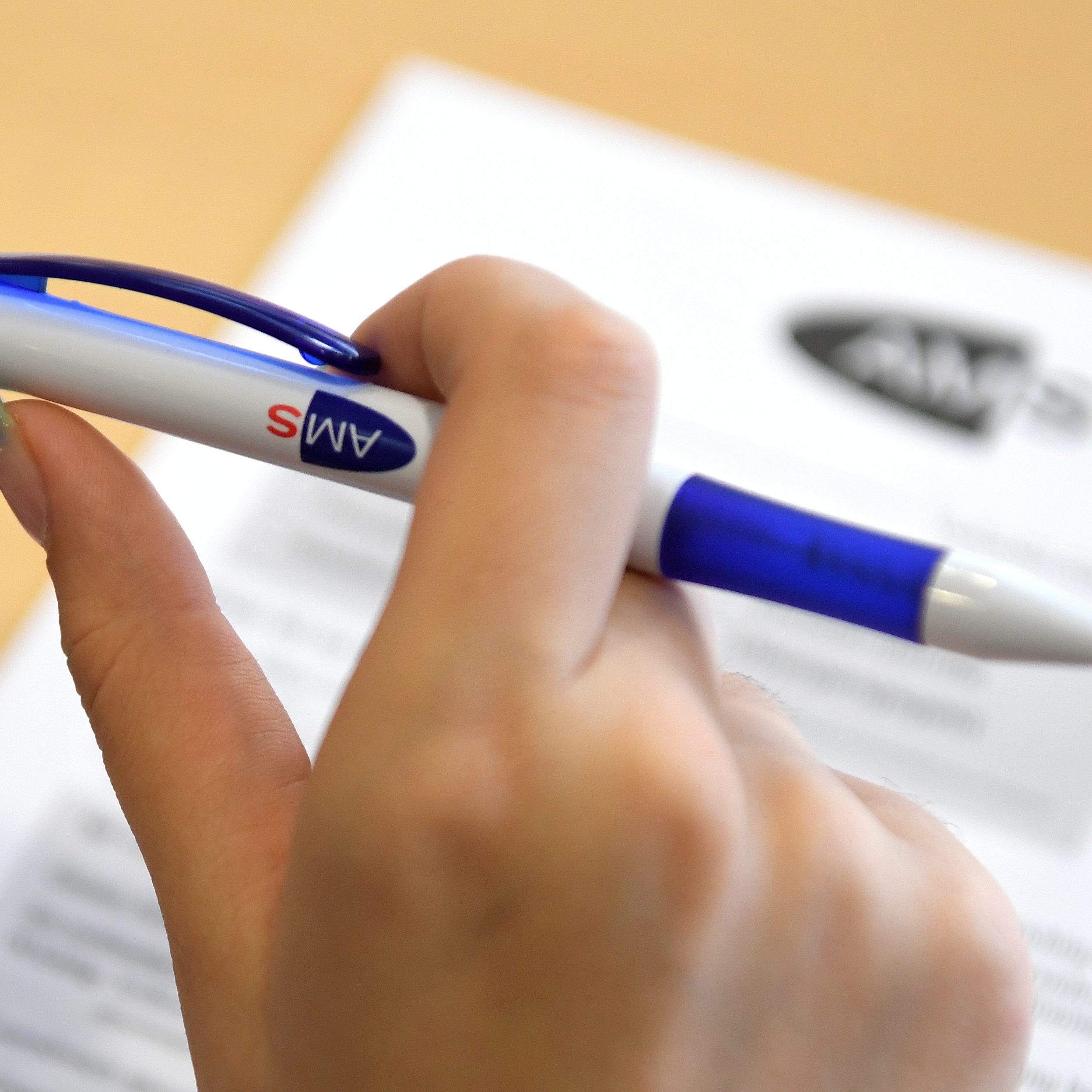 Zahl der offenen Stellen ebenso gesunken.