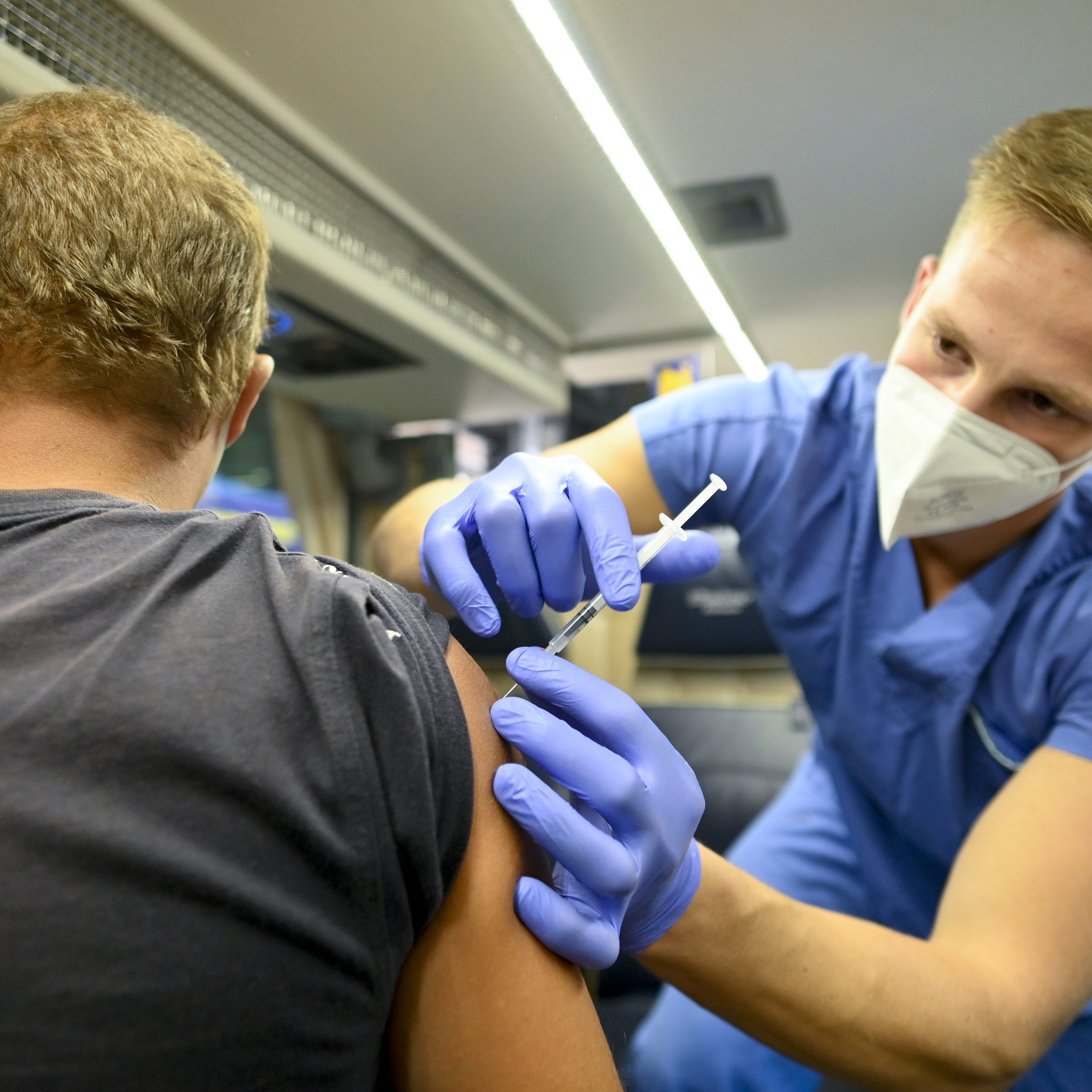 Insgesamt wurden von den Teams der Busse knapp 300.000 Vakzine verabreicht.