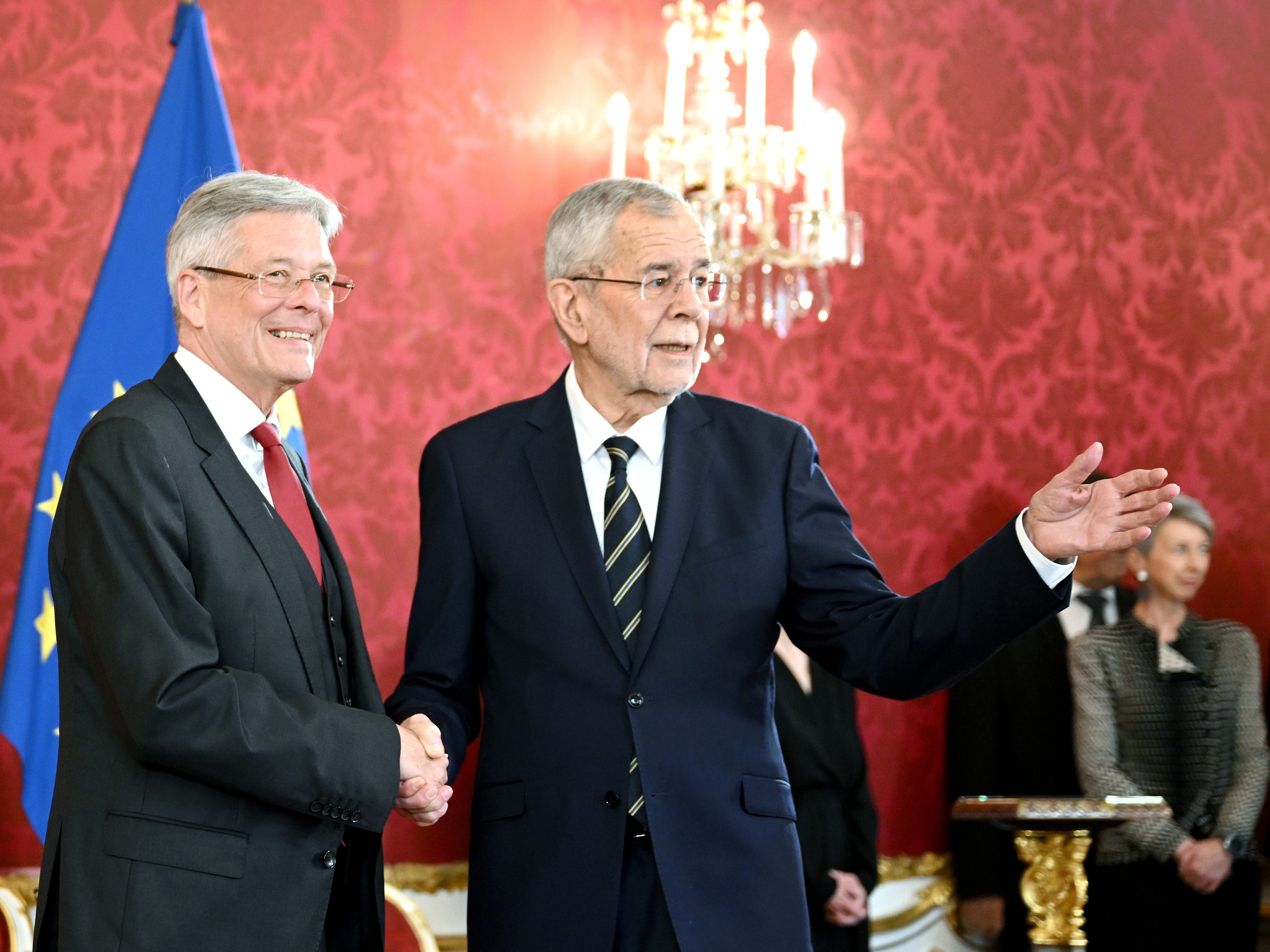 Peter Kaiser wird von Bundespräsident Alexander van der Bellen angelobt.