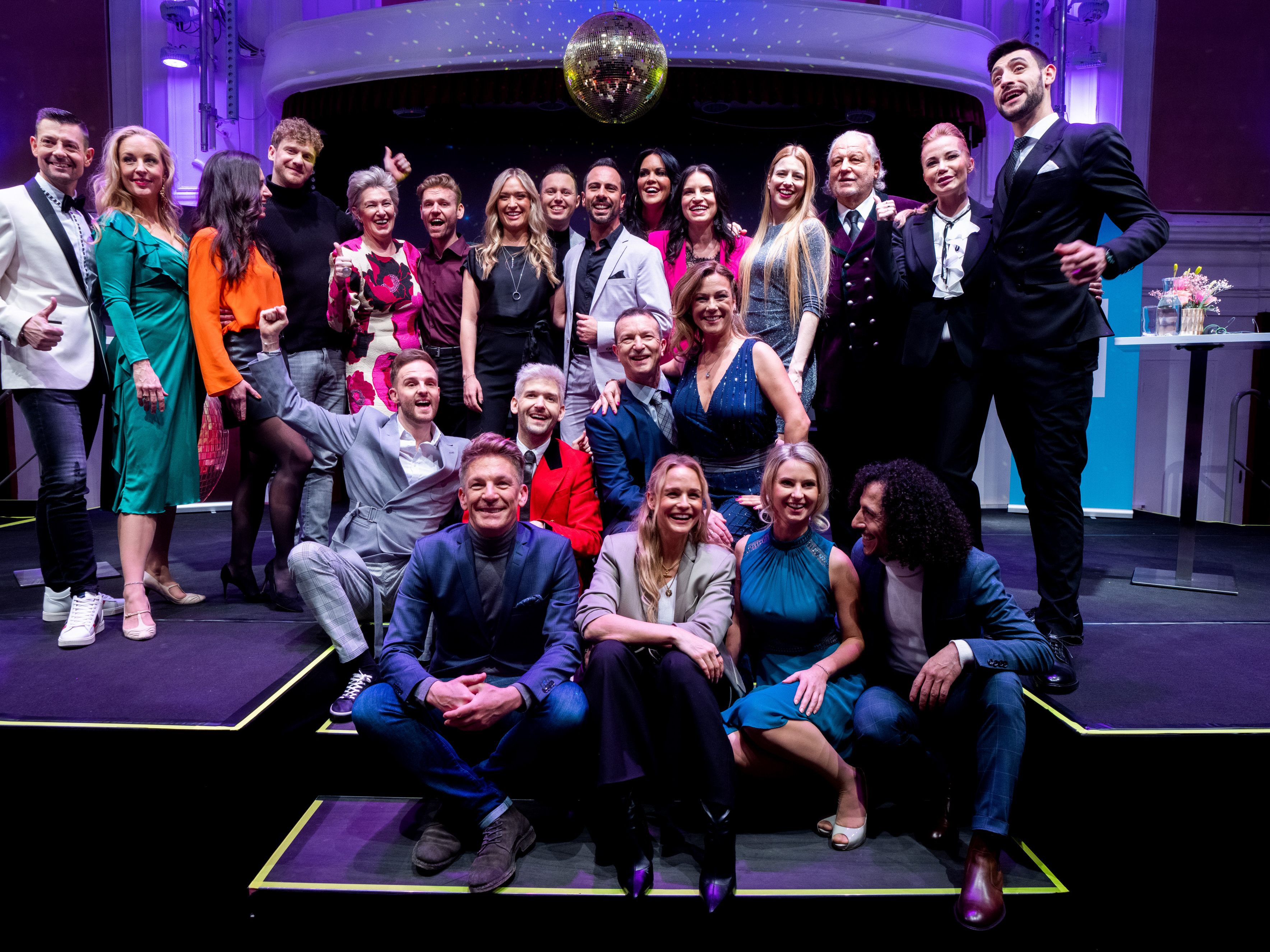 Die "Dancing Stars" präsentieren ihre schönsten Momente.