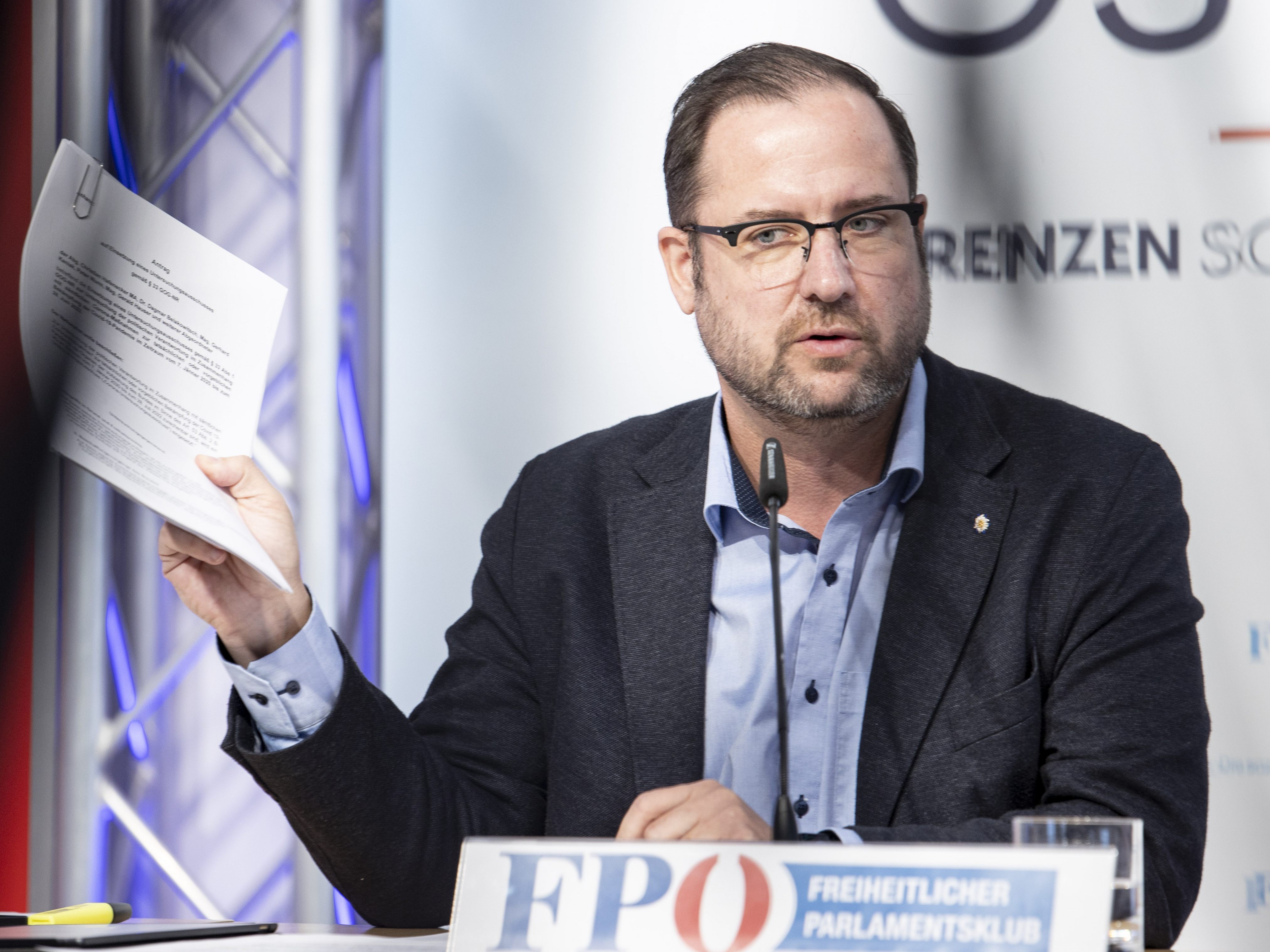 FPÖ-Generalsekretär Christian Hafenecker sieht Österreichs Neutralität gefährdet. FPÖ-Generalsekretär Christian Hafenecker sieht Österreichs Neutralität gefährdet.