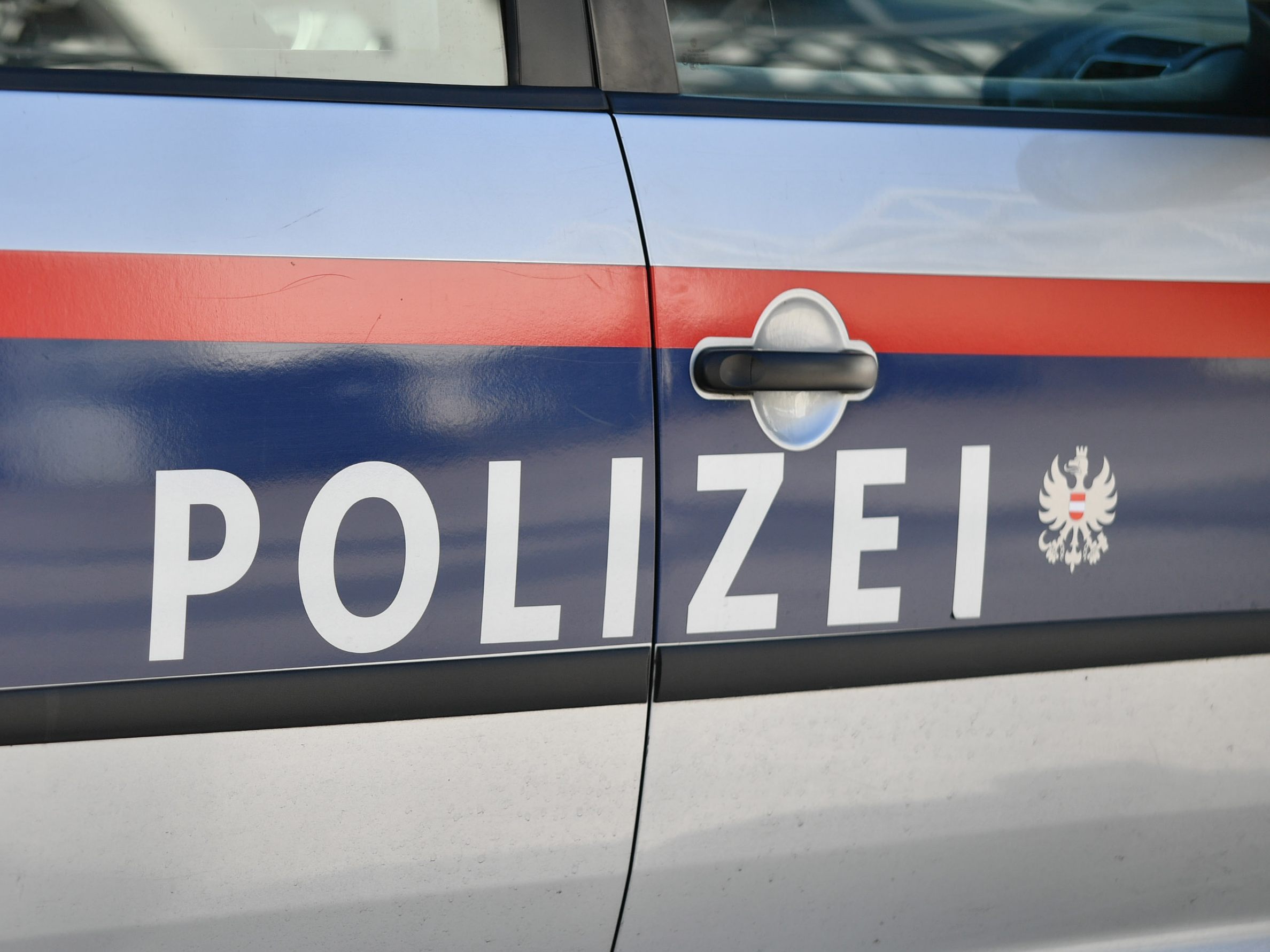 Ein Verkehrsunfall führte Polizei in NÖ auf die Spur von Einbrechern. Ein Verkehrsunfall führte Polizei in NÖ auf die Spur von Einbrechern.