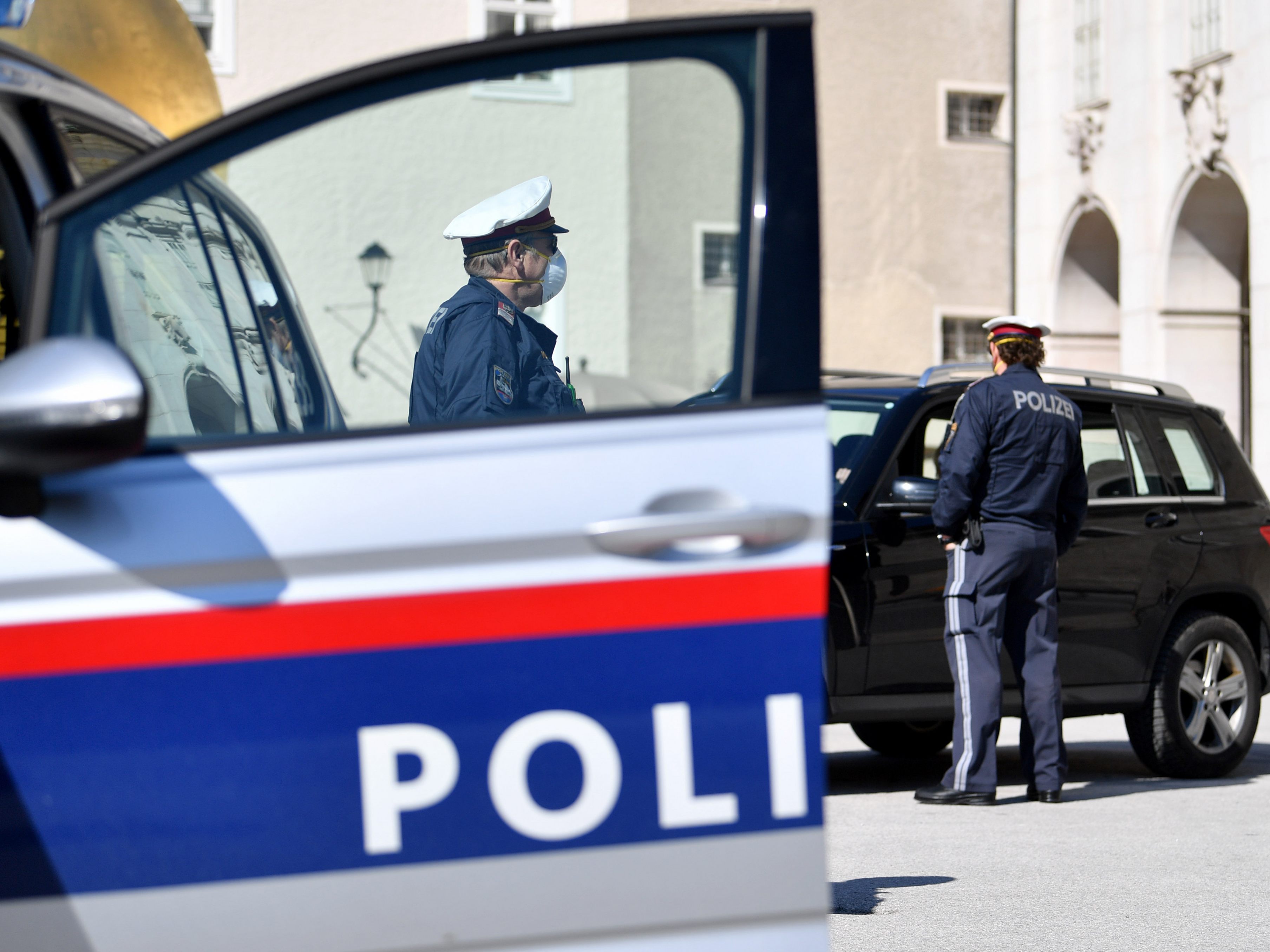 Ein 14-Jähriger bedrohte bei einem Streit in Wien-Wieden einen 34-Jährigen mit dem Messer. Ein 14-Jähriger bedrohte bei einem Streit in Wien-Wieden einen 34-Jährigen mit dem Messer.