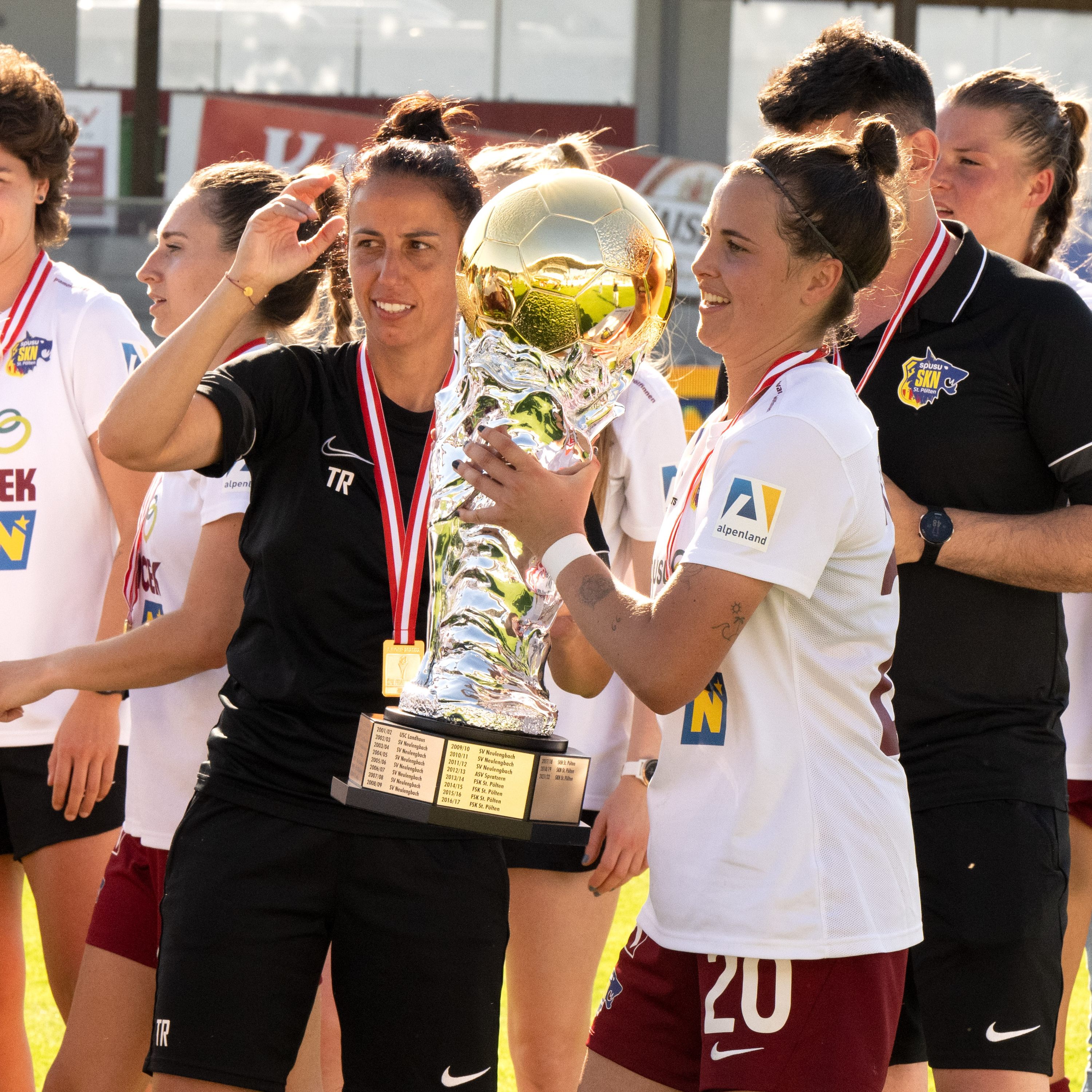Der SKN St. Pölten will den Titel im Frauen-Cup verteidigen.