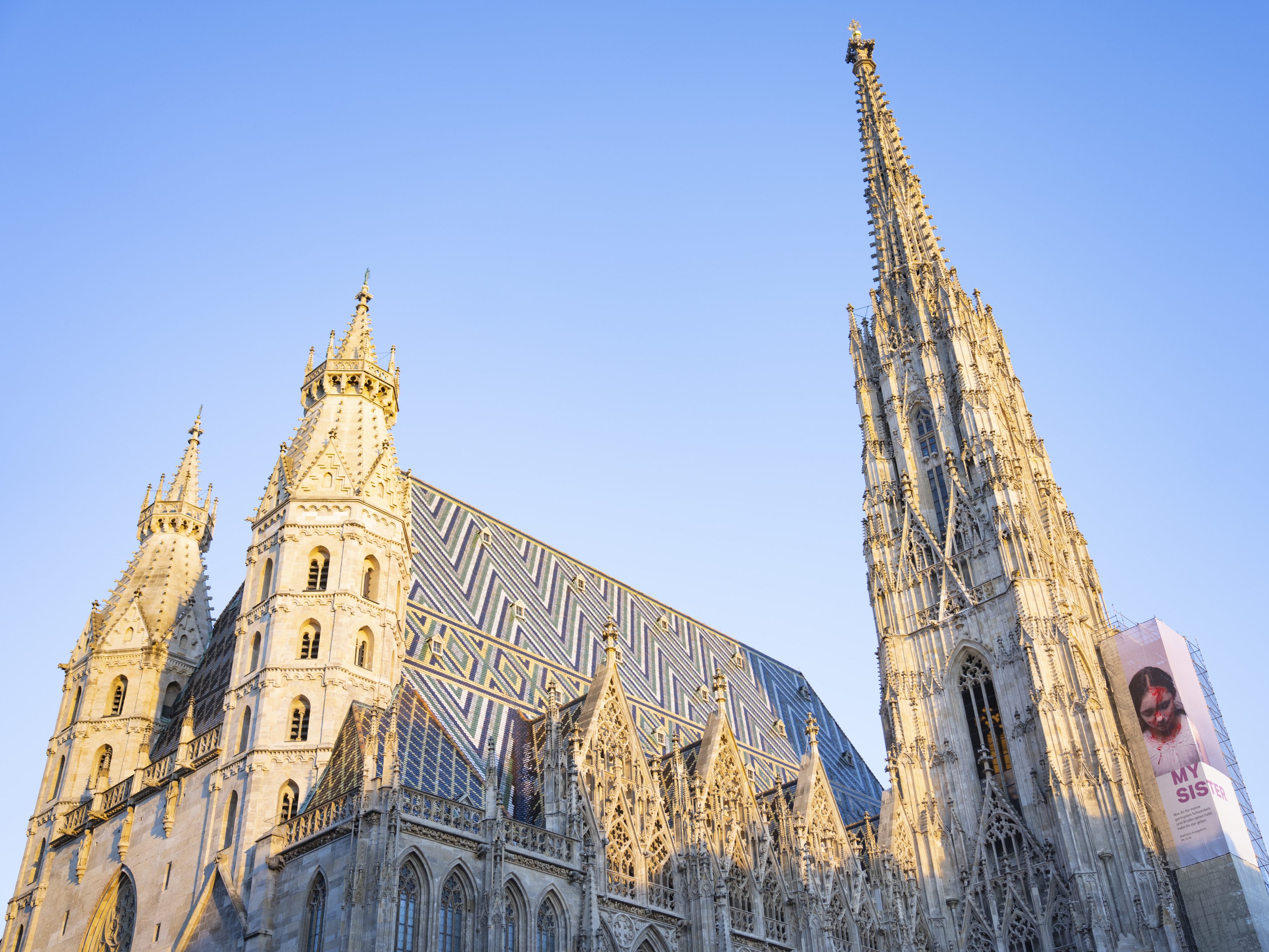 Ein Brüderpaar hatte den Opferstock im Stephansdom aufgebrochen. Ein Brüderpaar hatte den Opferstock im Stephansdom aufgebrochen.