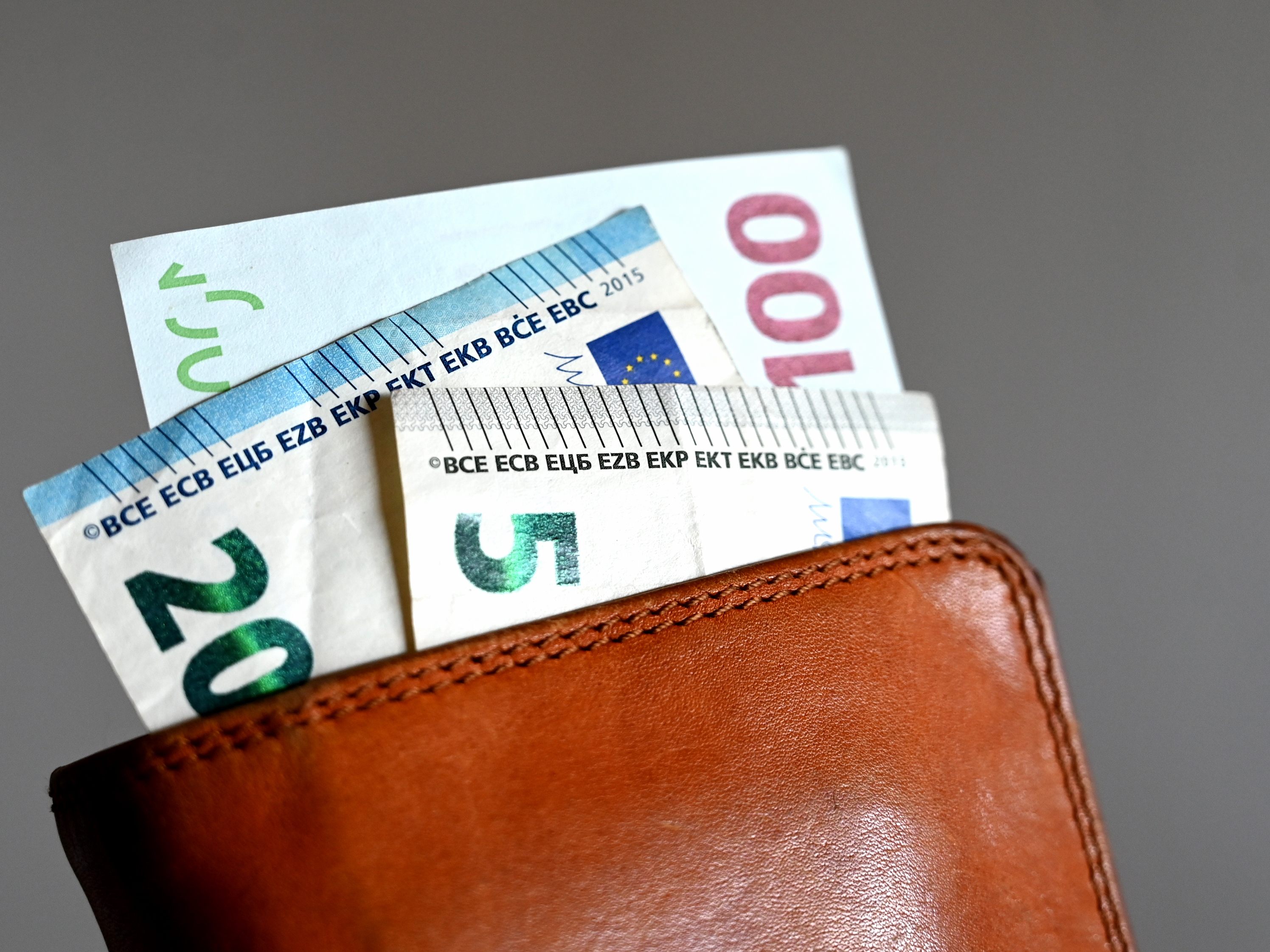 In der Papierindustrie sind die Gehälter gestiegen.