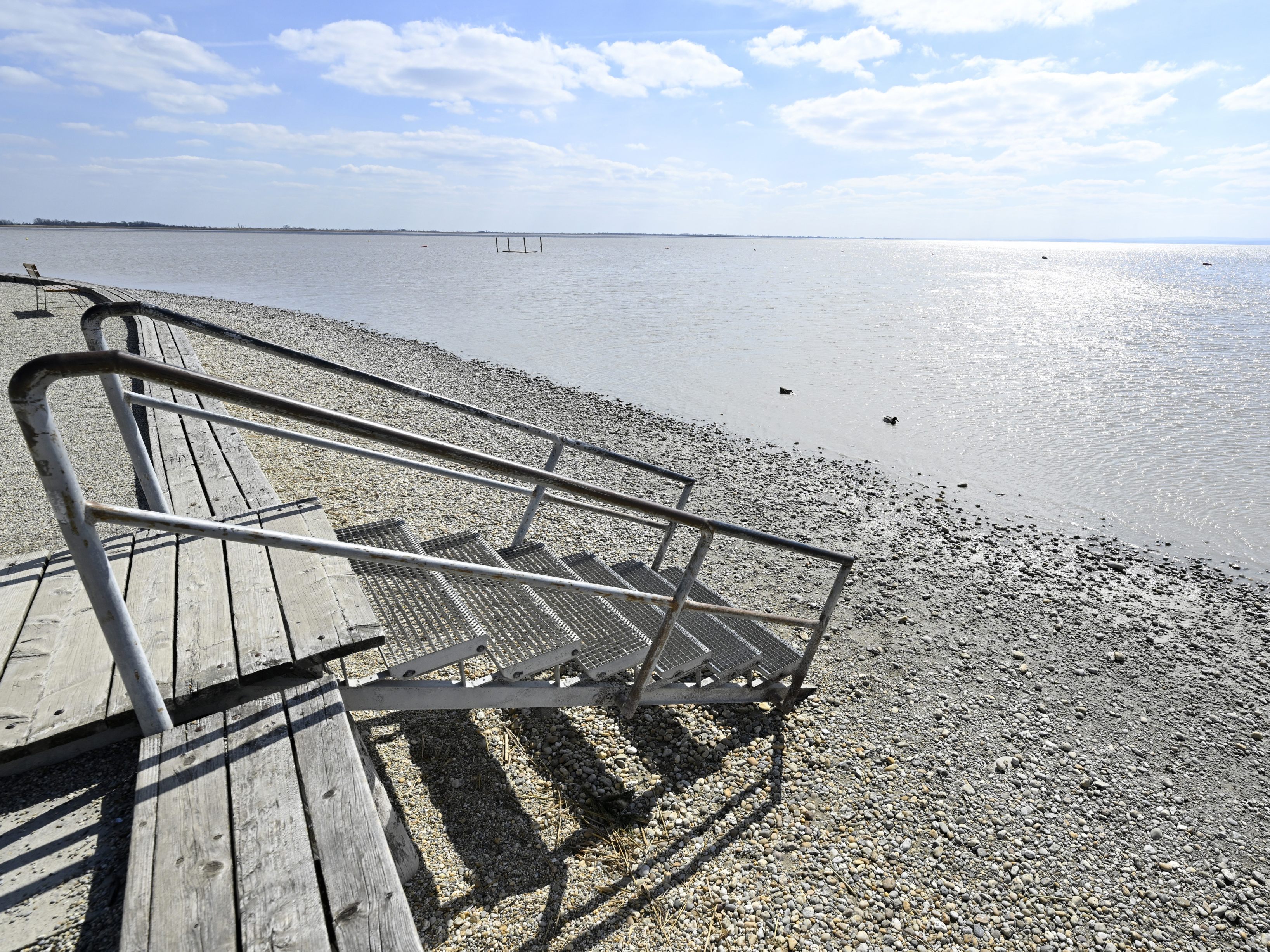 Der Neusiedler See trocknet aus. Der Neusiedler See trocknet aus.