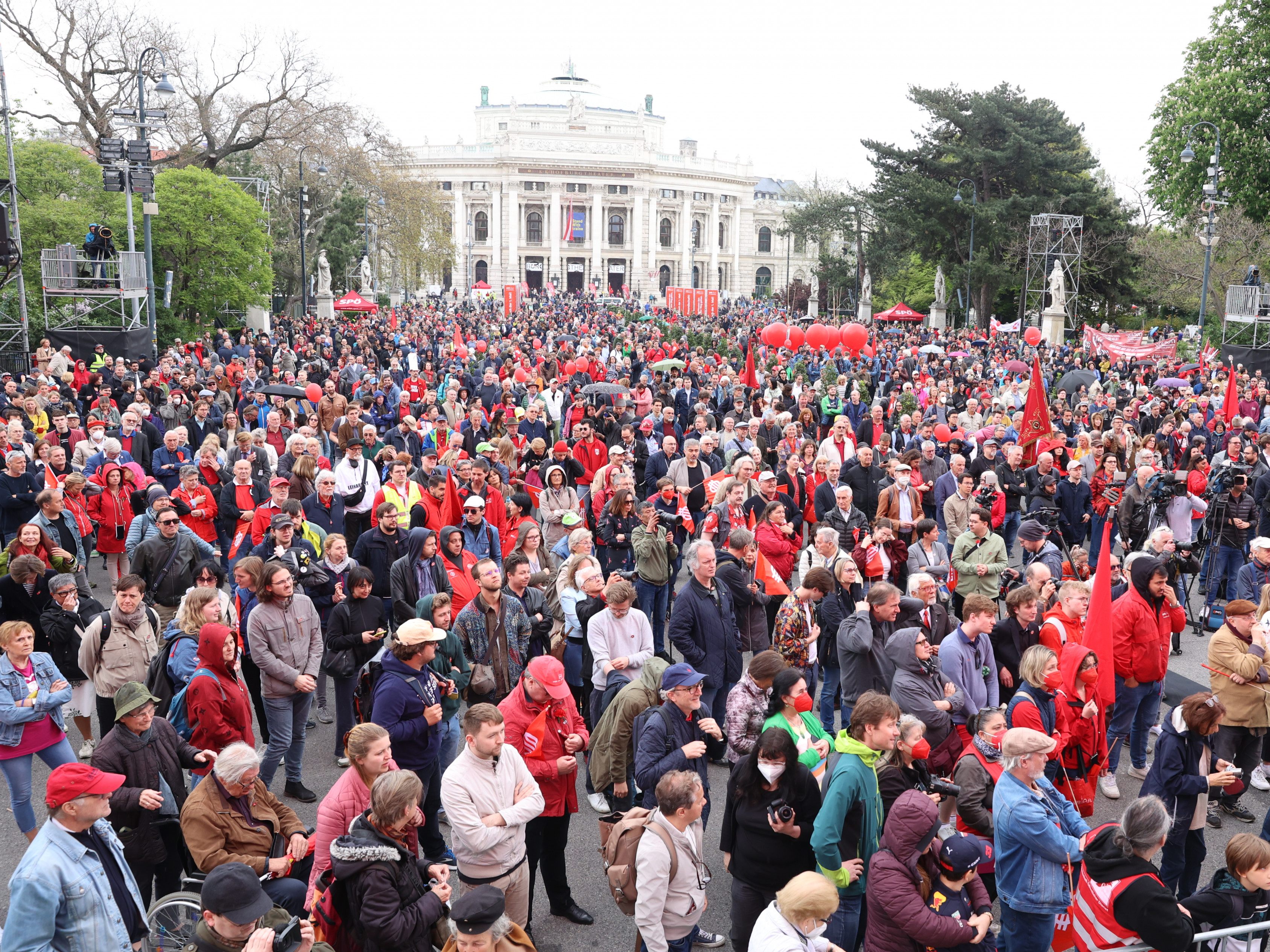Auch in diesem Jahr findet am 1. Mai wieder der SPÖ-Maiaufmarsch statt. Auch in diesem Jahr findet am 1. Mai wieder der SPÖ-Maiaufmarsch statt.