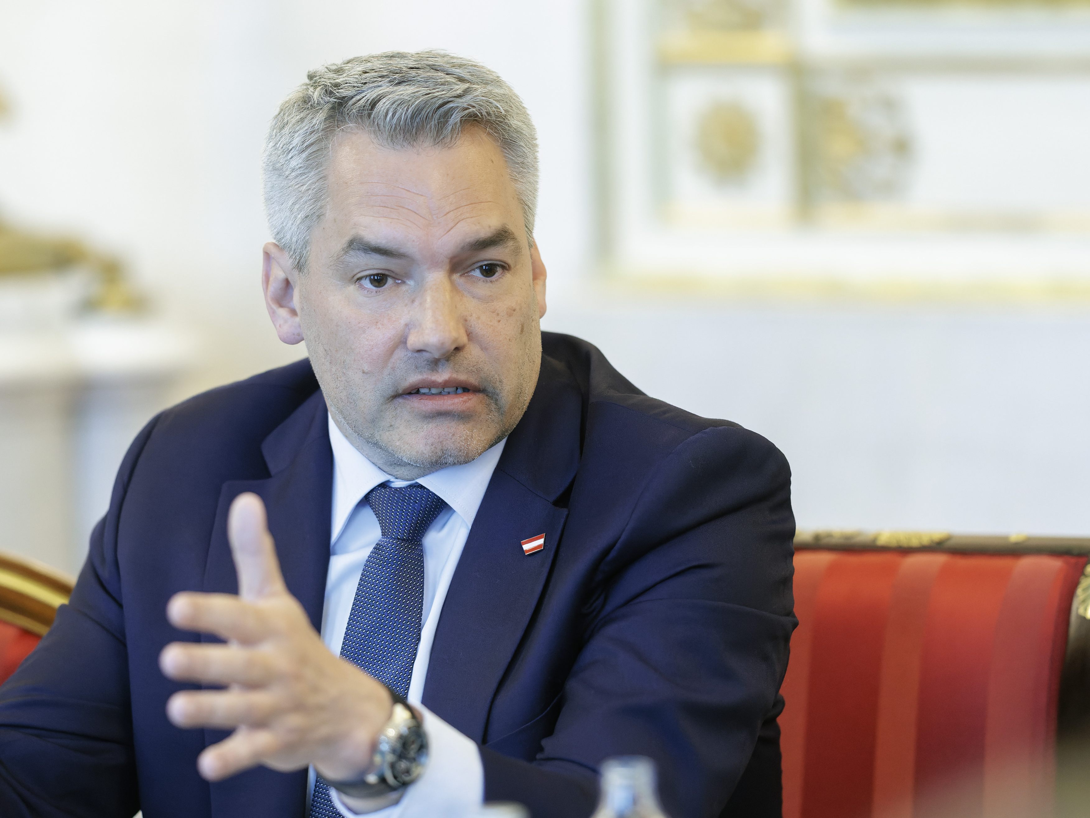 Konfliktpotenzial mit dem Koalitionspartner befürchtet Nehammer wegen des "Auto-Gipfels" nicht.