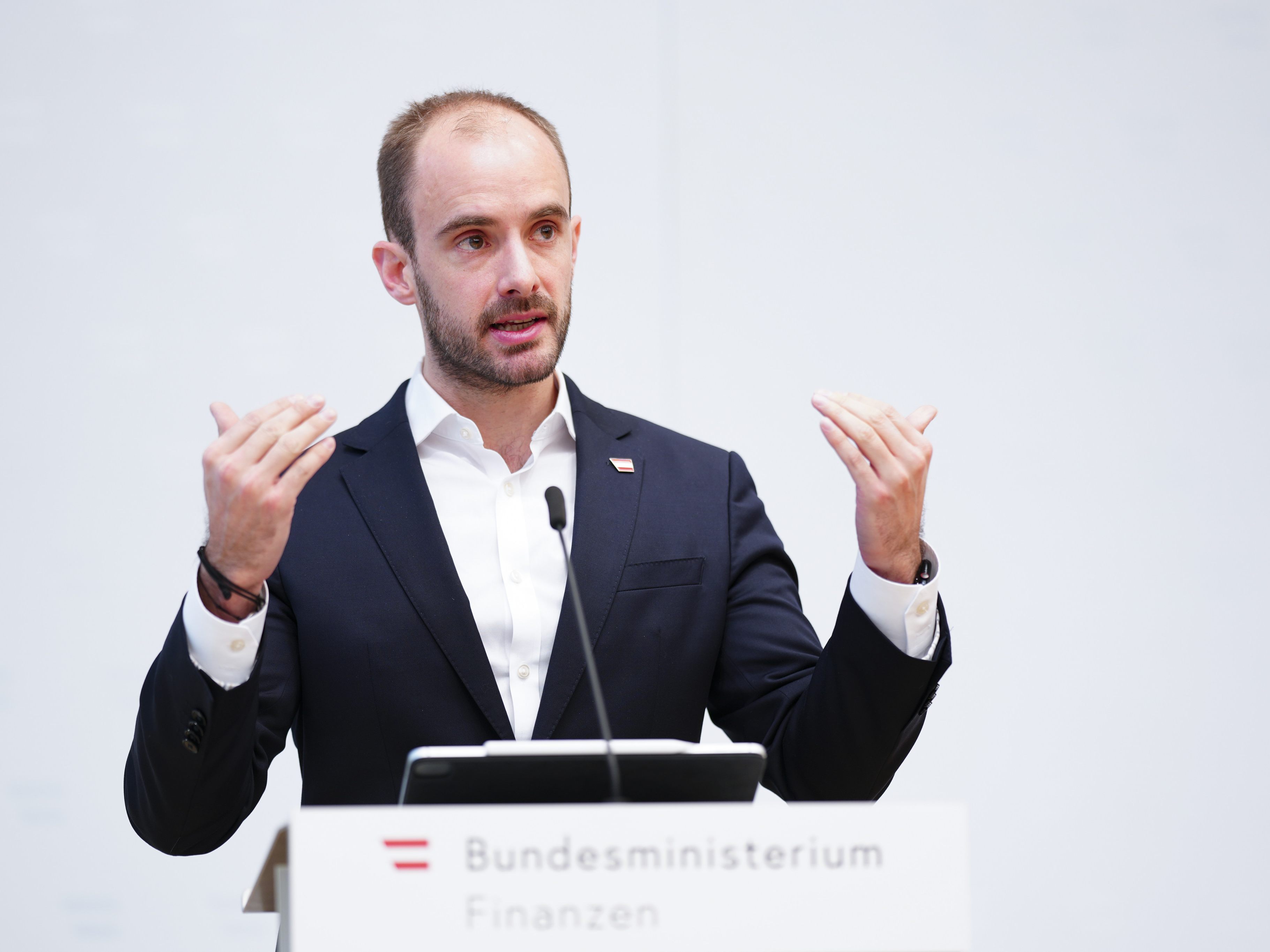 Staatssekretär Florian Tursky ist gegen Verbote von KI.