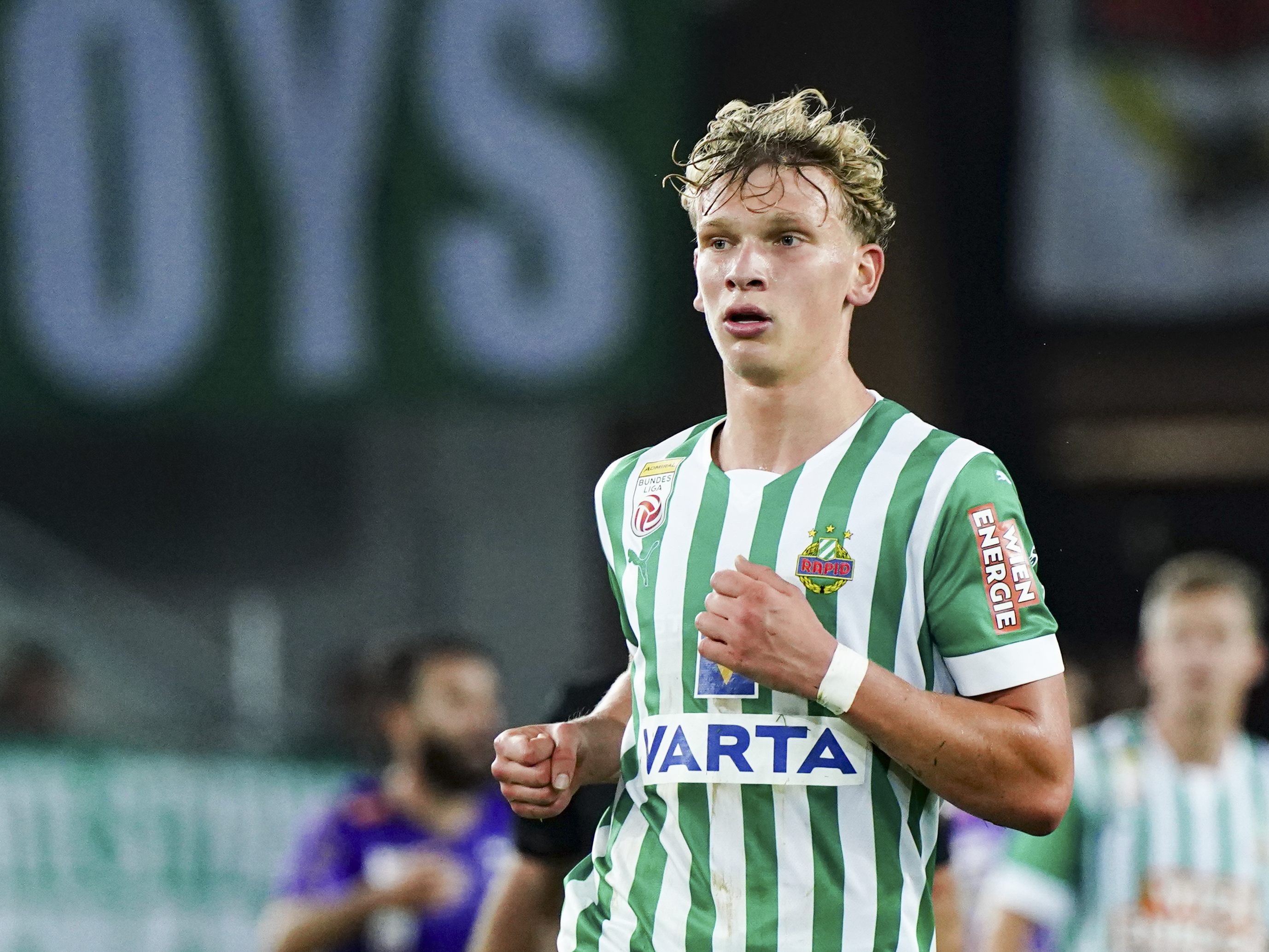 Leopold Querfeld fehlt Rapid Wien für den Rest der Saison. Leopold Querfeld fehlt Rapid Wien für den Rest der Saison.