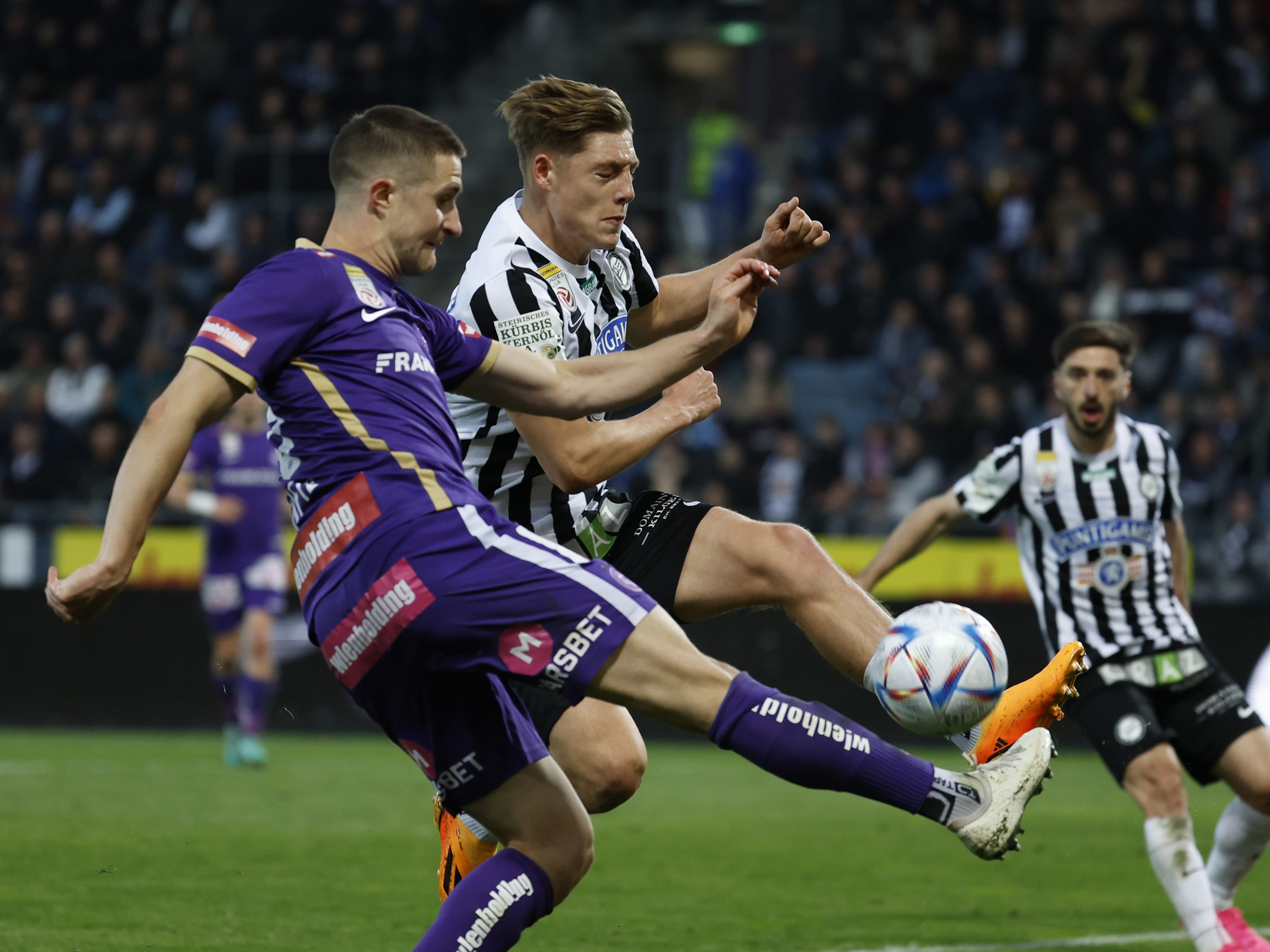 Sturm Graz nahm mit dem 3:2 gegen Austria Wien Schwung für das Cupfinale. Sturm Graz nahm mit dem 3:2 gegen Austria Wien Schwung für das Cupfinale.