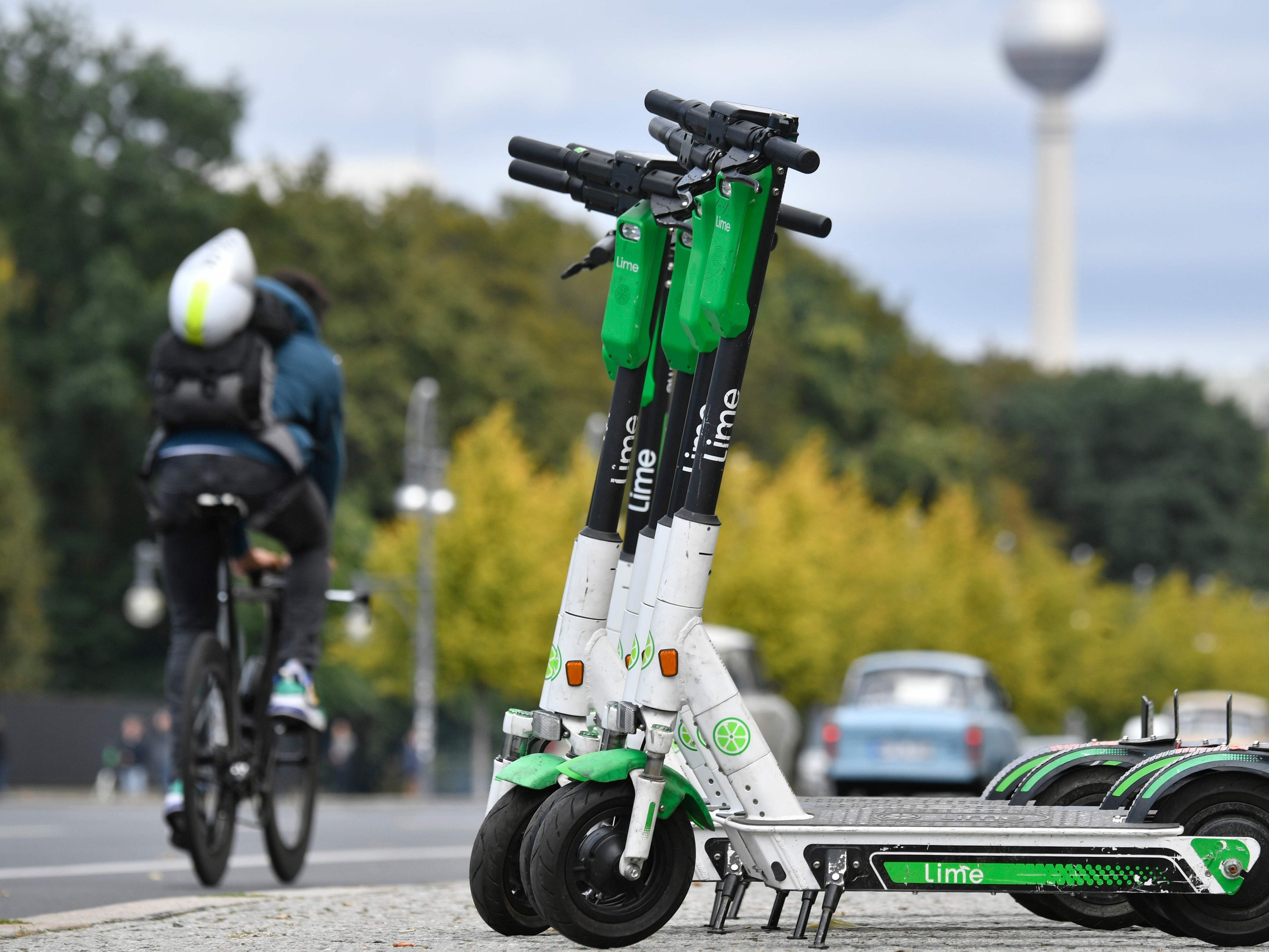 Die neuen, strengeren Regeln für E-Scooter in Wien verzögern sich um mindestens drei Monate. Die neuen, strengeren Regeln für E-Scooter in Wien verzögern sich um mindestens drei Monate.