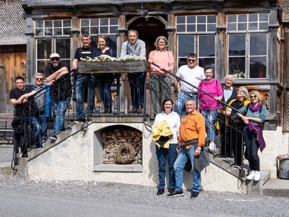 Die Feldkircher Altpfadis im Bregenzerwald. Die Feldkircher Altpfadis im Bregenzerwald.