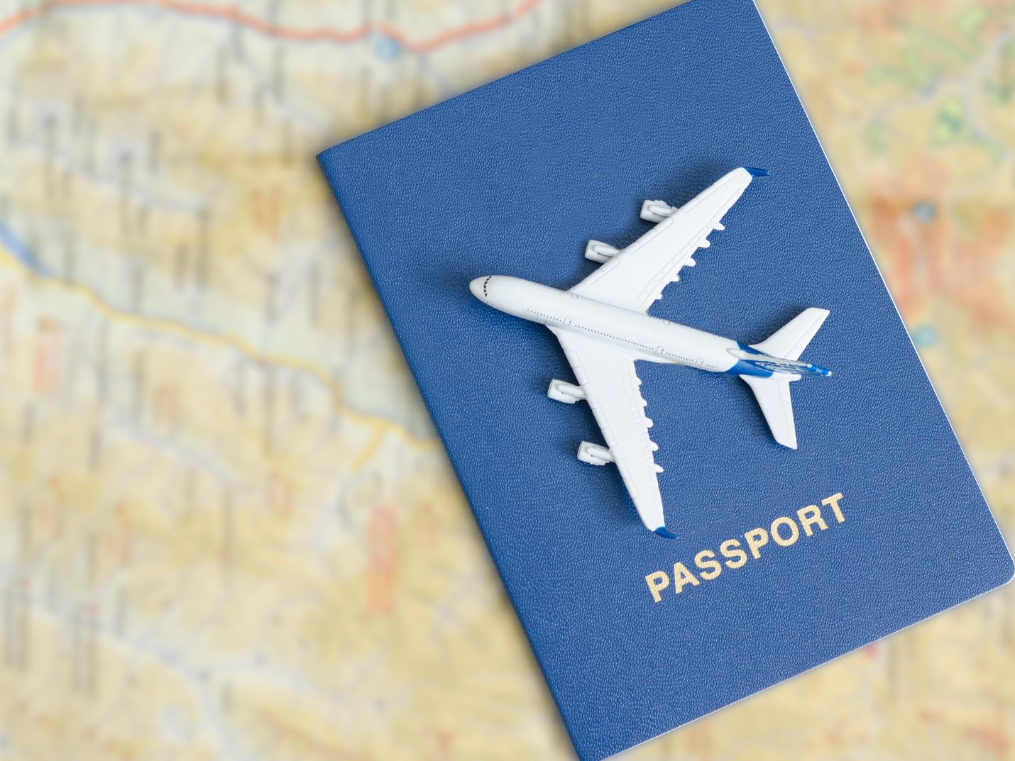 Für die Urlaubszeit ist es wichtig, den Reisepass rechtzeitig zu erneuern. Für die Urlaubszeit ist es wichtig, den Reisepass rechtzeitig zu erneuern.