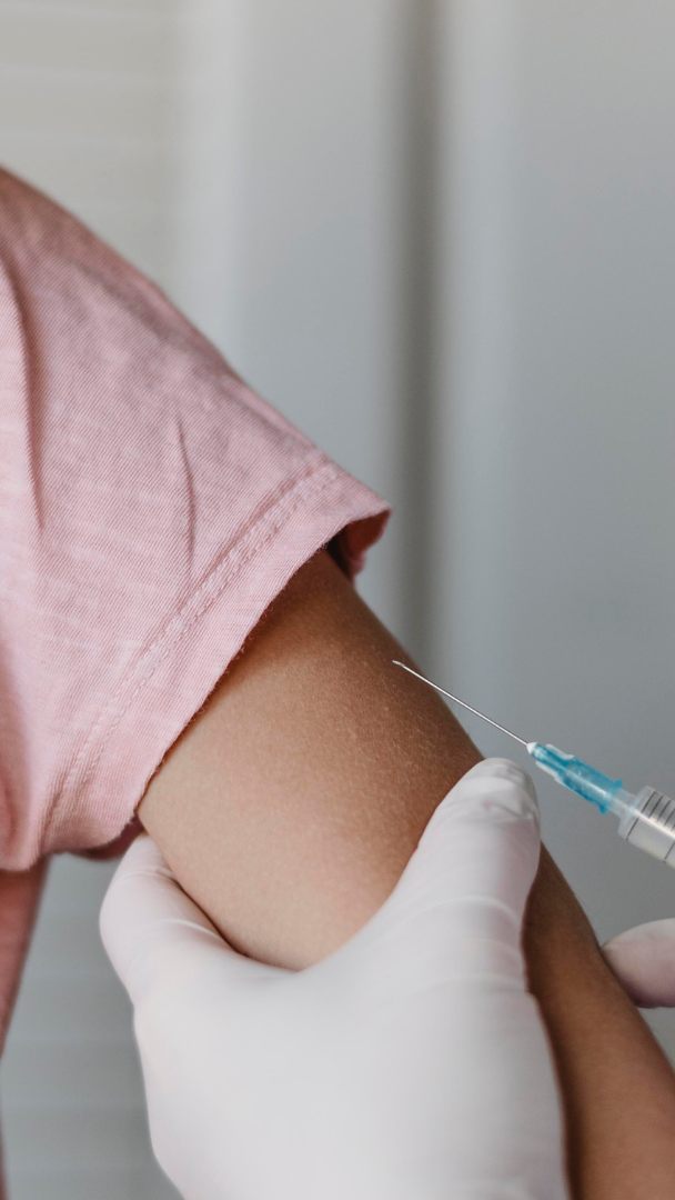 Aufgrund von Corona wurden weltweit Millionen Kinder weniger geimpft.