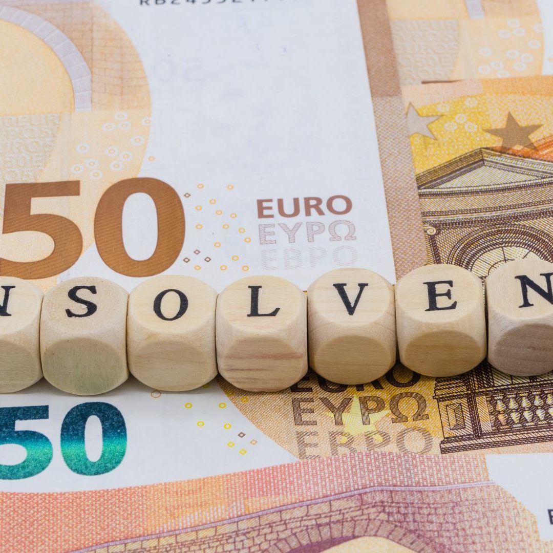 Der Anstieg der Firmenpleiten bremst sich 2023 ein.