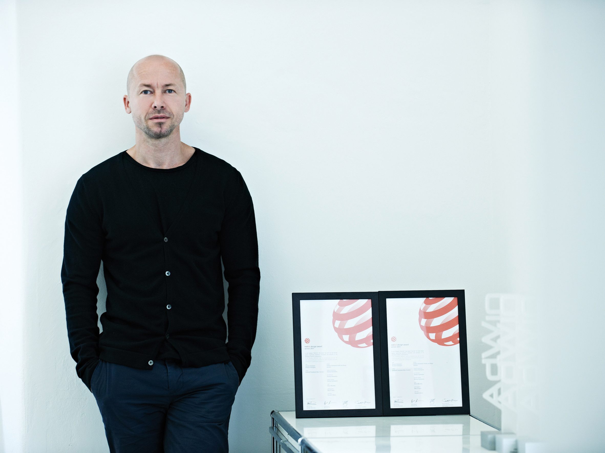 Der Dornbirner Grafikdesigner Andreas Haselwanter erhielt für seine Arbeiten bereits zahlreiche renommierte Design- und Kommunikationspreise. Der Dornbirner Grafikdesigner Andreas Haselwanter erhielt für seine Arbeiten bereits zahlreiche renommierte Design- und Kommunikationspreise.