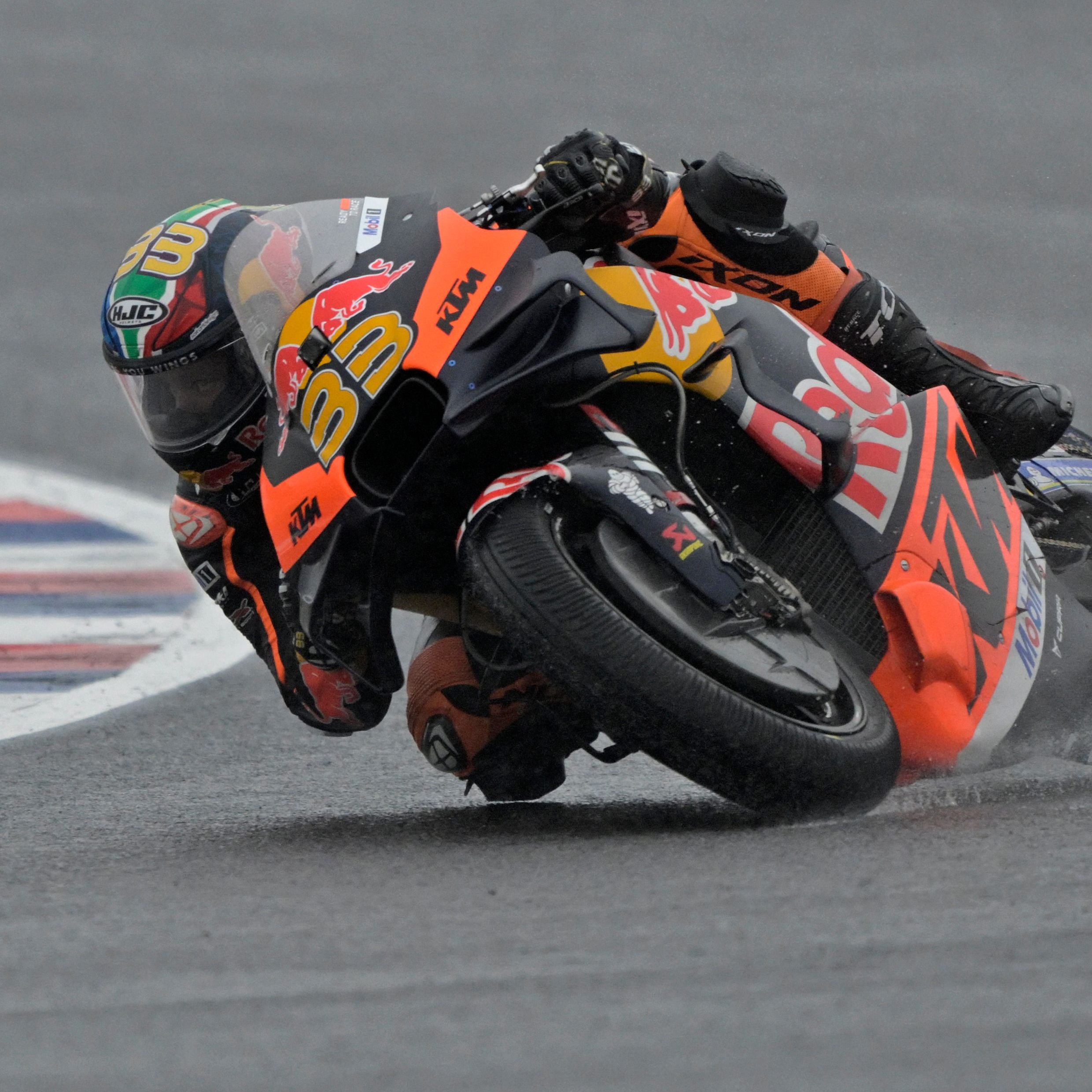 Brad Binder war im Sprint am Samstag auf seiner KTM nicht aufzuhalten.