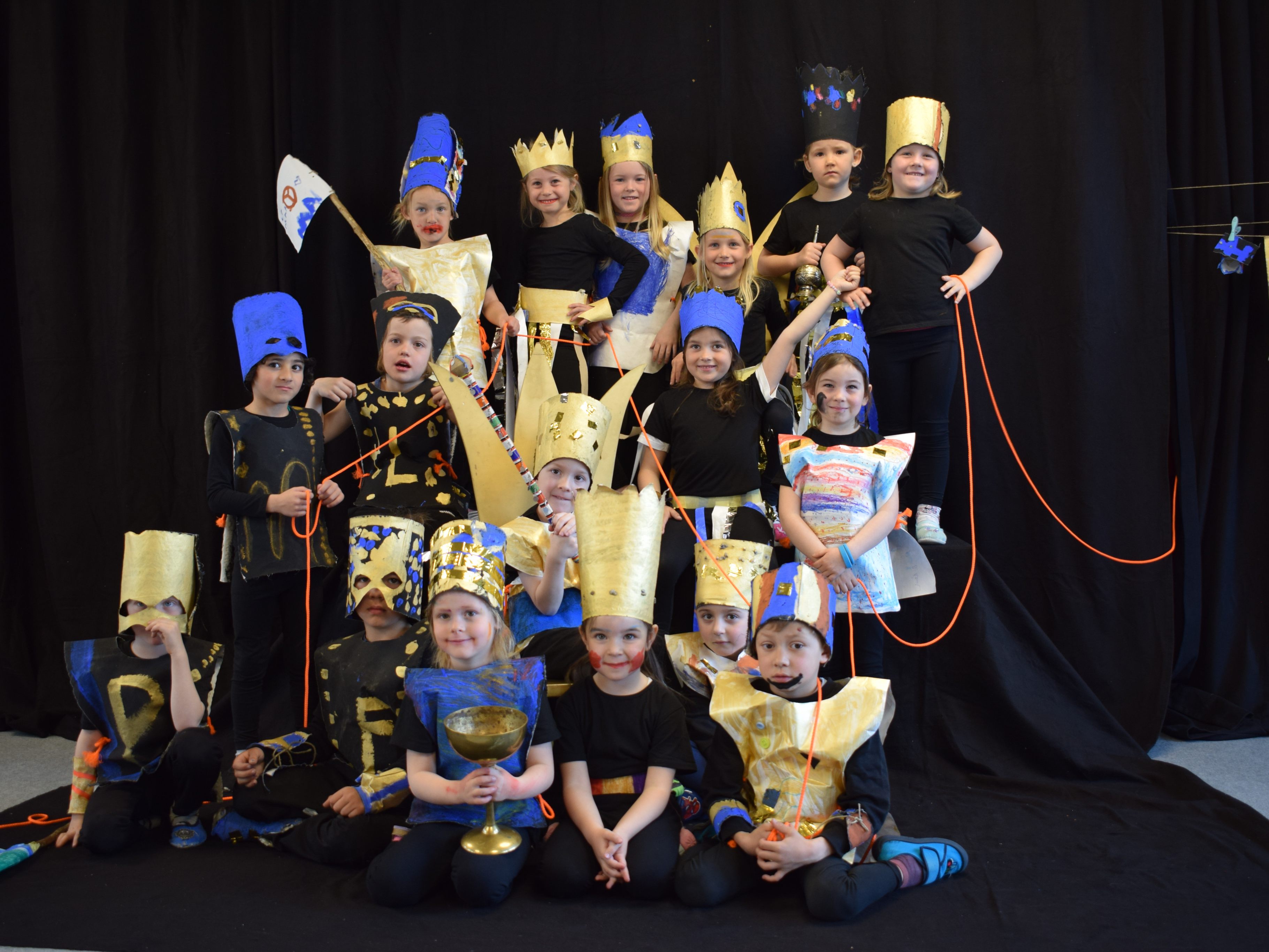 Rund 70 Hittisauer Kinder beteiligten sich mit Begeisterung am Kunstprojekt. Rund 70 Hittisauer Kinder beteiligten sich mit Begeisterung am Kunstprojekt.