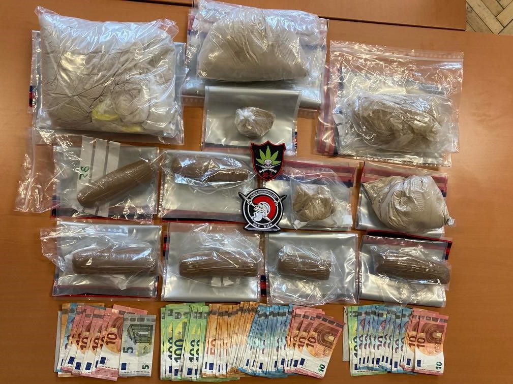 Die stellte 1,8 Kilo Heroin sicher. Die stellte 1,8 Kilo Heroin sicher.