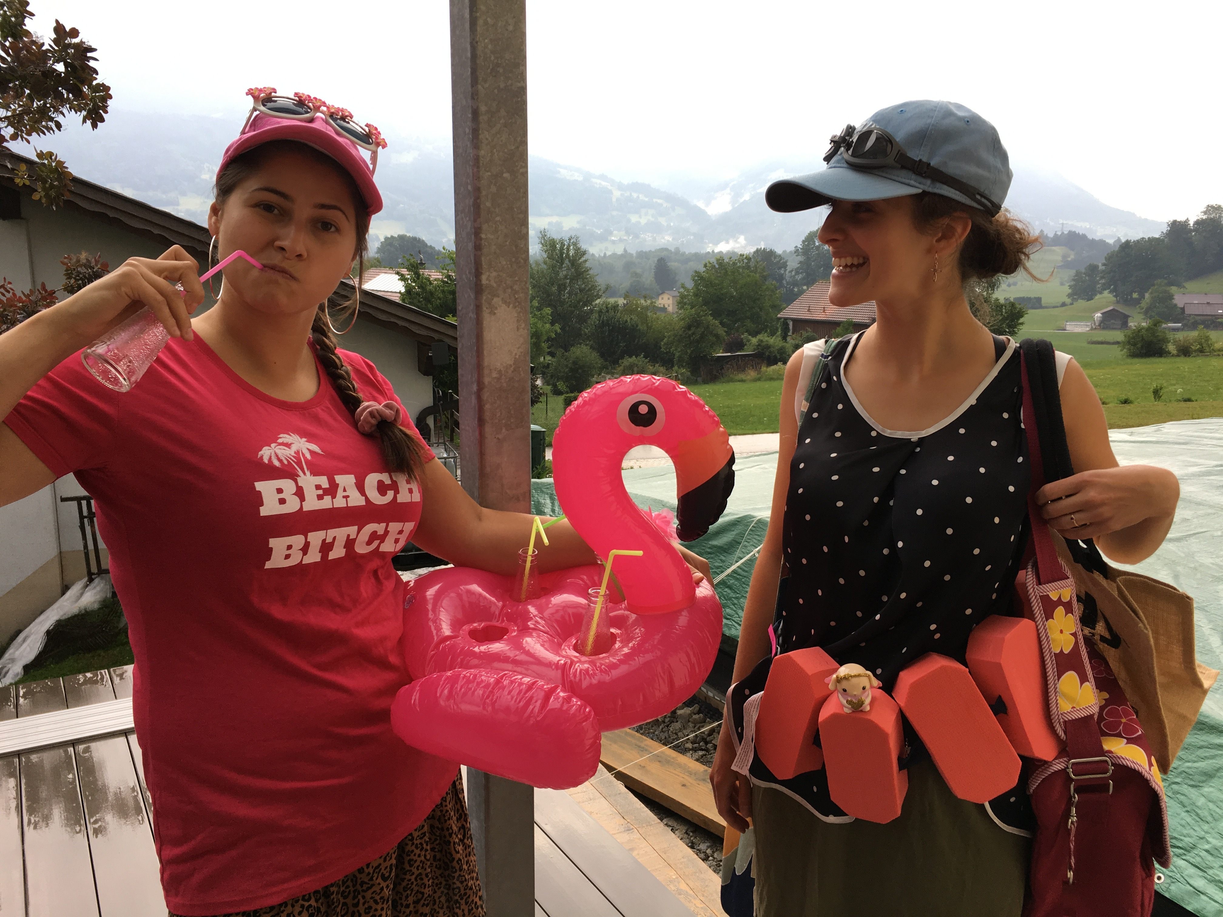 Beim Ausflug ins Schwimmbad mit Teresa Lampert und Sophia Immler bleibt kein Auge trocken. Beim Ausflug ins Schwimmbad mit Teresa Lampert und Sophia Immler bleibt kein Auge trocken.