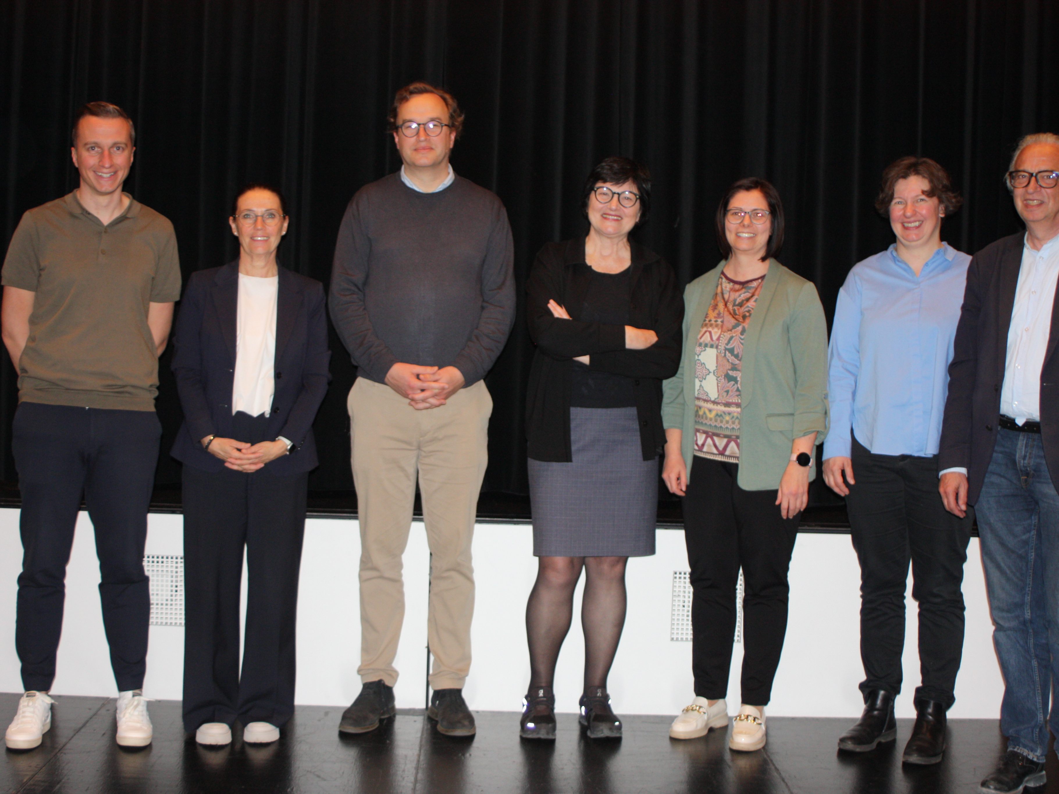 Bürgermeisterin Katharina Wöß-Krall mit den Architekten und Verkehrsplanern gaben die neuesten Informationen preis. Bürgermeisterin Katharina Wöß-Krall mit den Architekten und Verkehrsplanern gaben die neuesten Informationen preis.