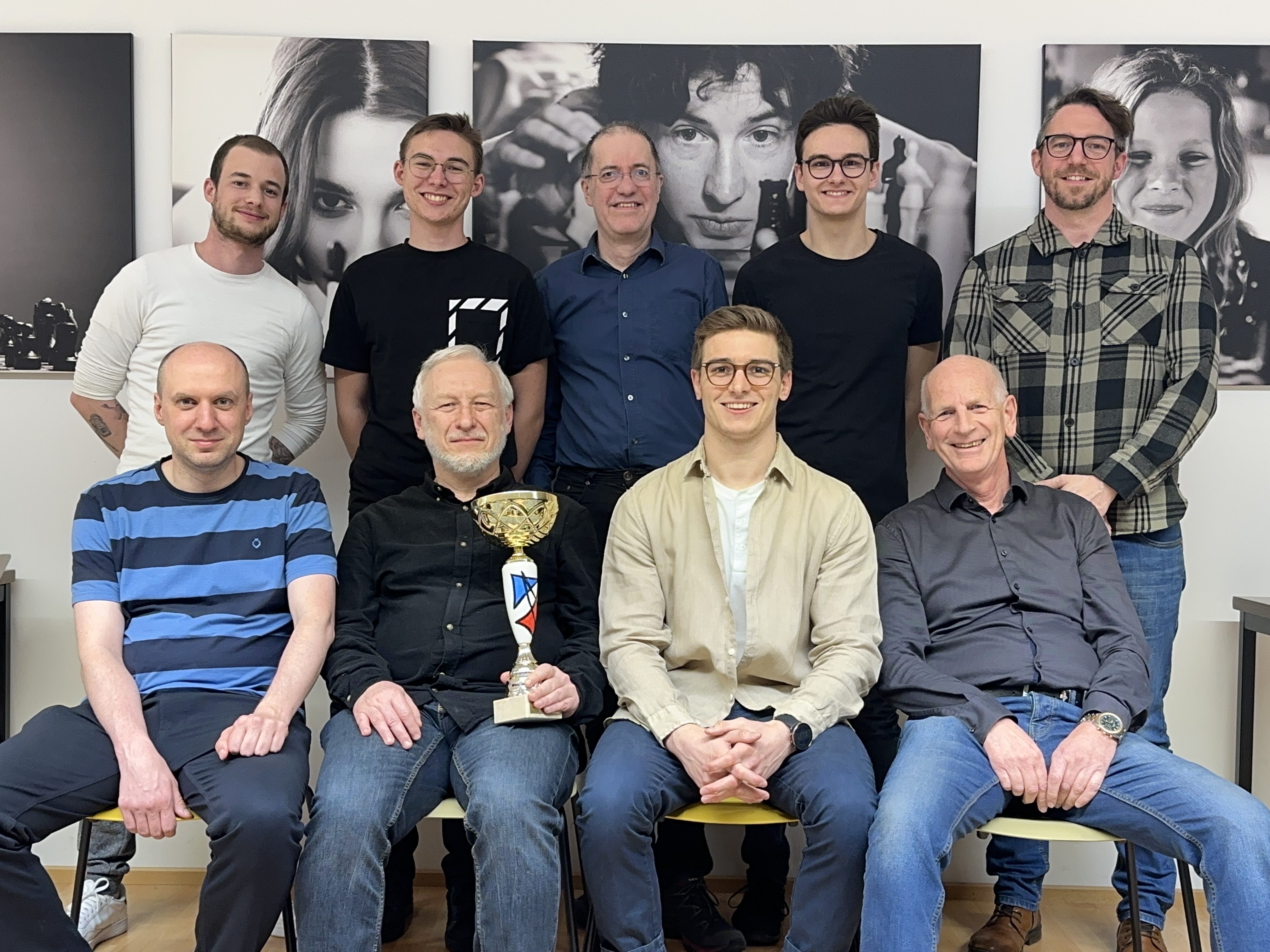 Sitzend vlnr: Andreas Kezic, Sergiy Yakovlyev, Leon Nussbaumer, Obmann Ingo Lais Stehend: Kai Steiner, Benjamin Kienböck, Guntram Gärtner, Julian Kranzl, Philipp Lins Sitzend vlnr: Andreas Kezic, Sergiy Yakovlyev, Leon Nussbaumer, Obmann Ingo Lais Stehend: Kai Steiner, Benjamin Kienböck, Guntram Gärtner, Julian Kranzl, Philipp Lins