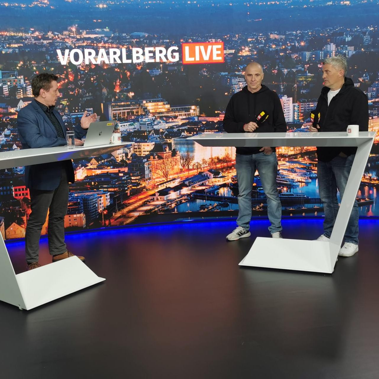 Markus Mader (Austria Lustenau) mit Trainerkollege Klaus Schmidt (SCR Altach, m.) zu Gast bei "Vorarlberg LIVE",