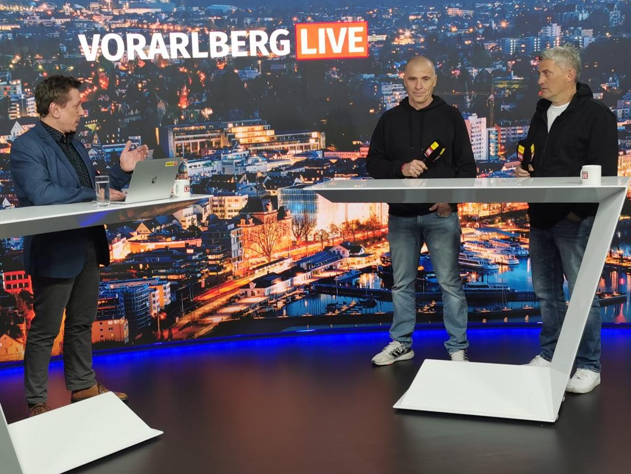 Markus Mader (Austria Lustenau) mit Trainerkollege Klaus Schmidt (SCR Altach, m.) zu Gast bei "Vorarlberg LIVE",