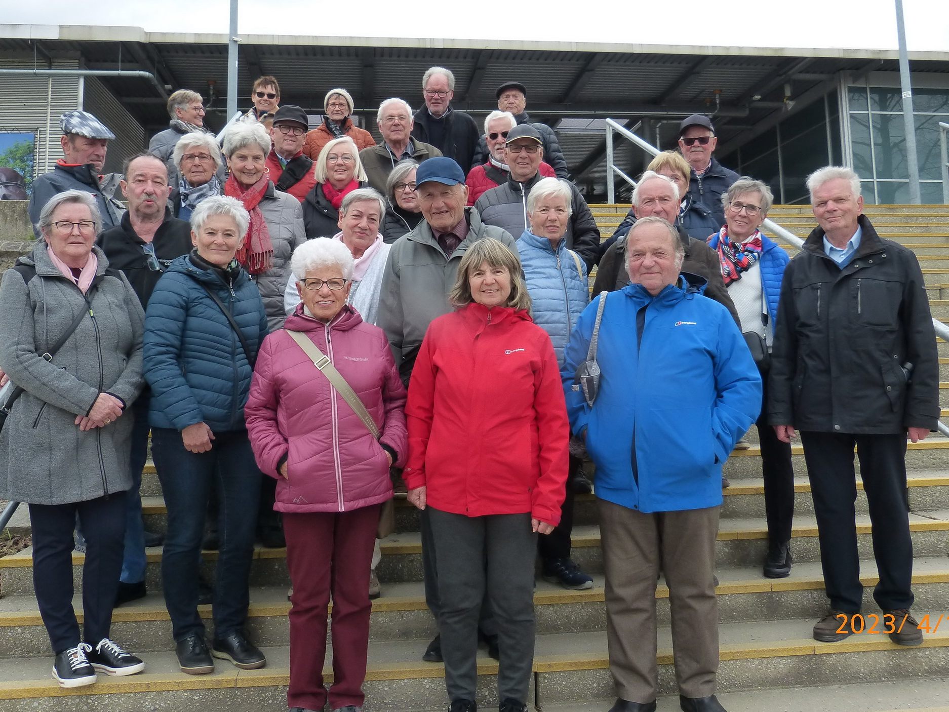 Die SeniorInnen am Flughafen München Die SeniorInnen am Flughafen München