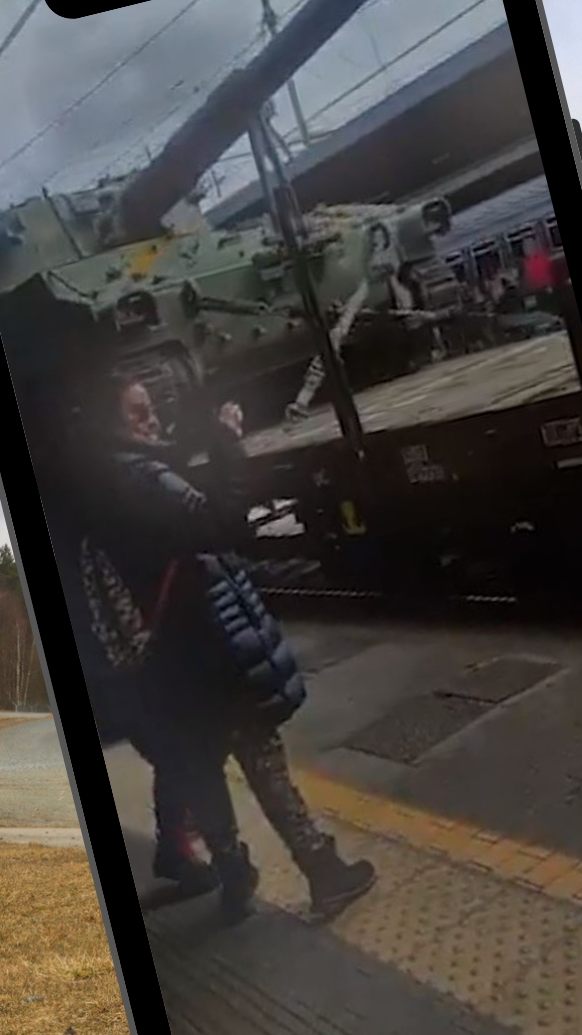 Der vorbeifahrende Zug wurde von am Bahnhof wartenden Passagieren mit Handys gefilmt.