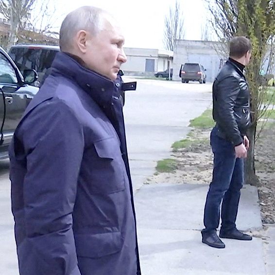 Kreml-Bilder vom Besuch Putins bei den russischen Truppen in Cherson.