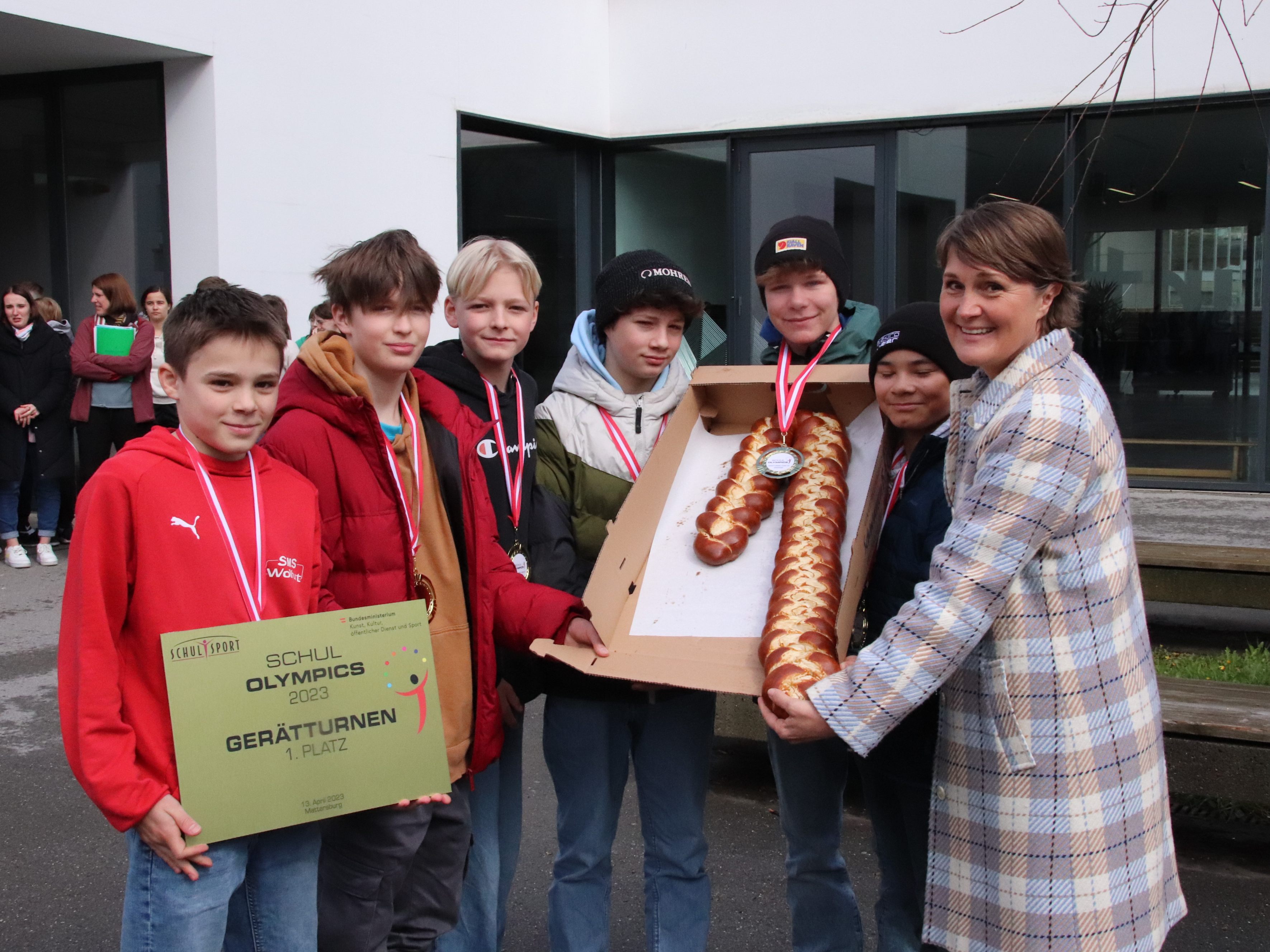 Einen Einser gab es für das Siegerteam der 3a Klasse. Einen Einser gab es für das Siegerteam der 3a Klasse.