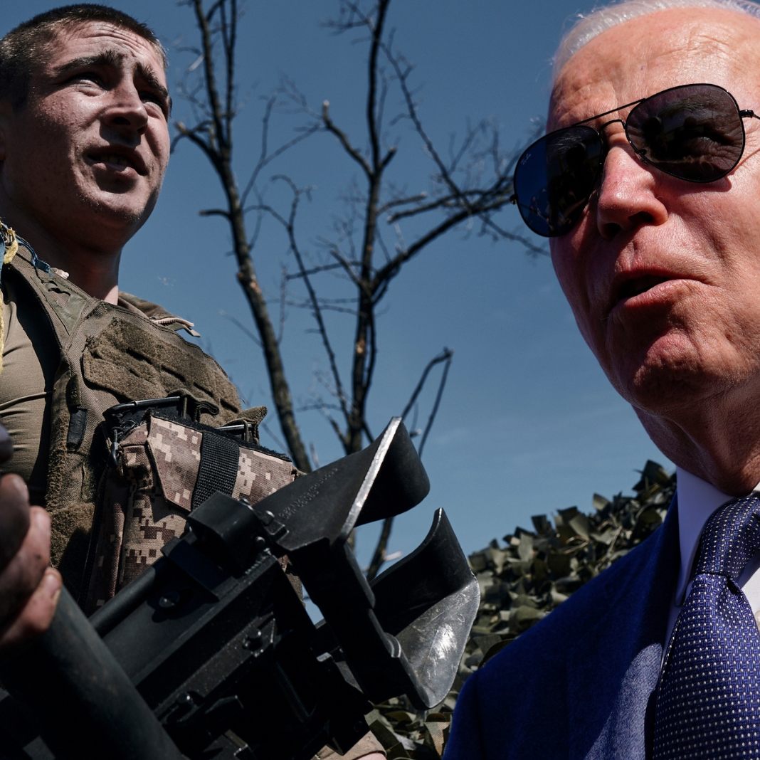 Die Ukraine will mit Hilfe westlicher Waffen die russischen Angreifer bald zurückdrängen. - Die USA zweifeln an diesem Plan.