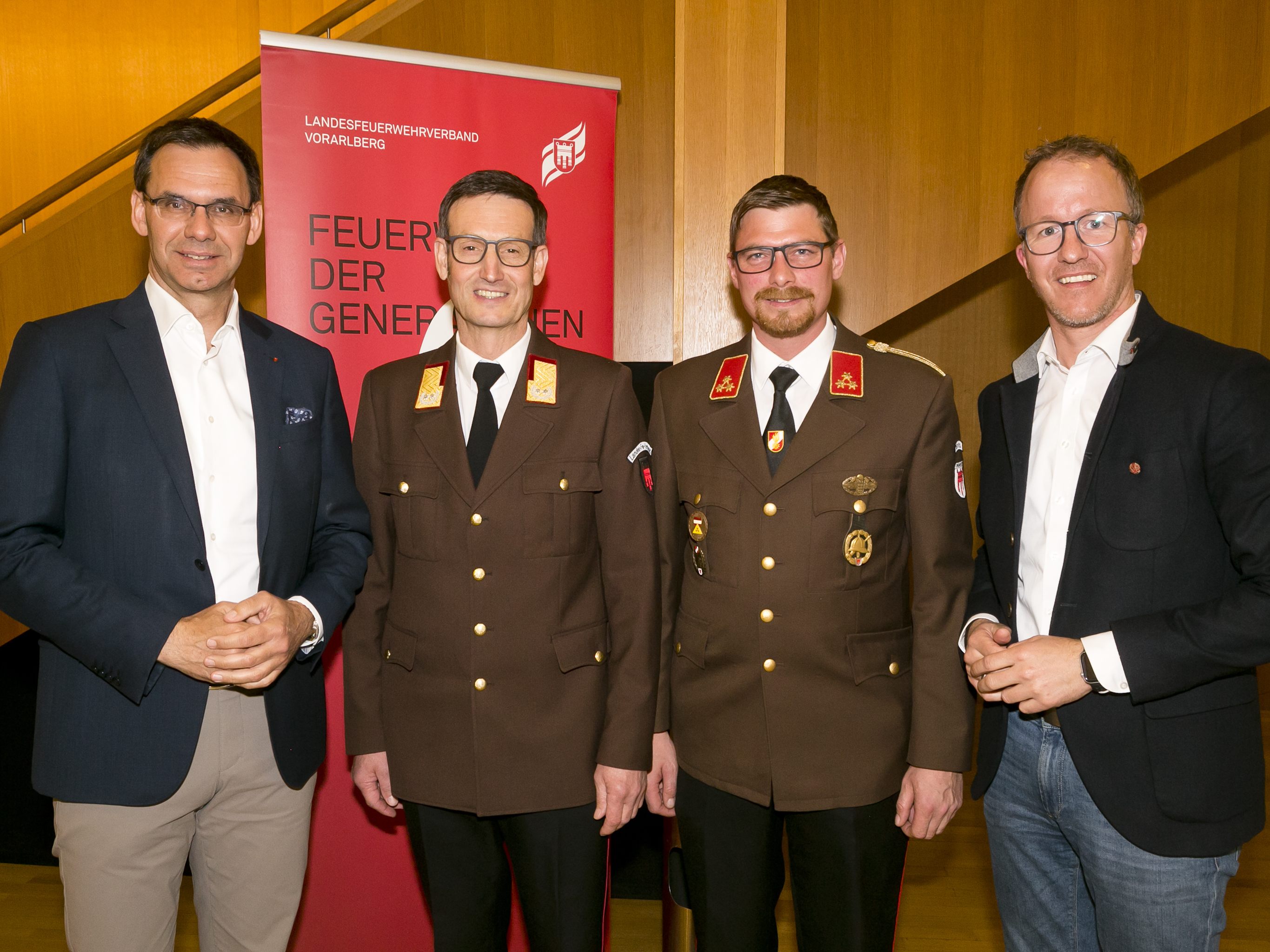 Landeshauptmann Mag. Markus Wallner, Landesfeuerwehrinspektor Herbert Österle, Kommandant Rainer Büsel (Götzis), Landesrat Christian Gantner. Landeshauptmann Mag. Markus Wallner, Landesfeuerwehrinspektor Herbert Österle, Kommandant Rainer Büsel (Götzis), Landesrat Christian Gantner.