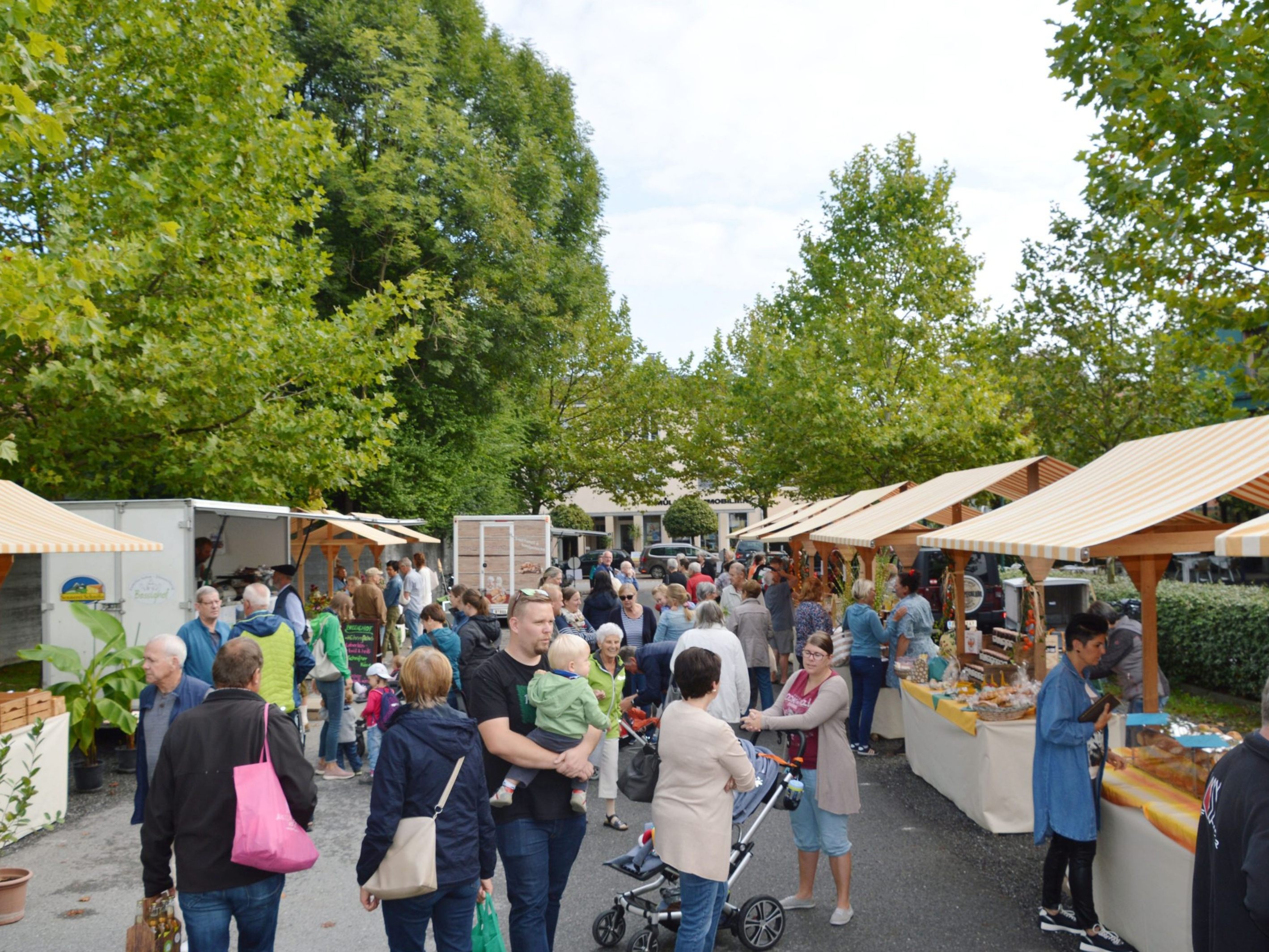Am Karfreitag findet beim Parkplatz des Sozialzentrums der erste Altiger Genussmarkt in diesem Jahr statt Am Karfreitag findet beim Parkplatz des Sozialzentrums der erste Altiger Genussmarkt in diesem Jahr statt