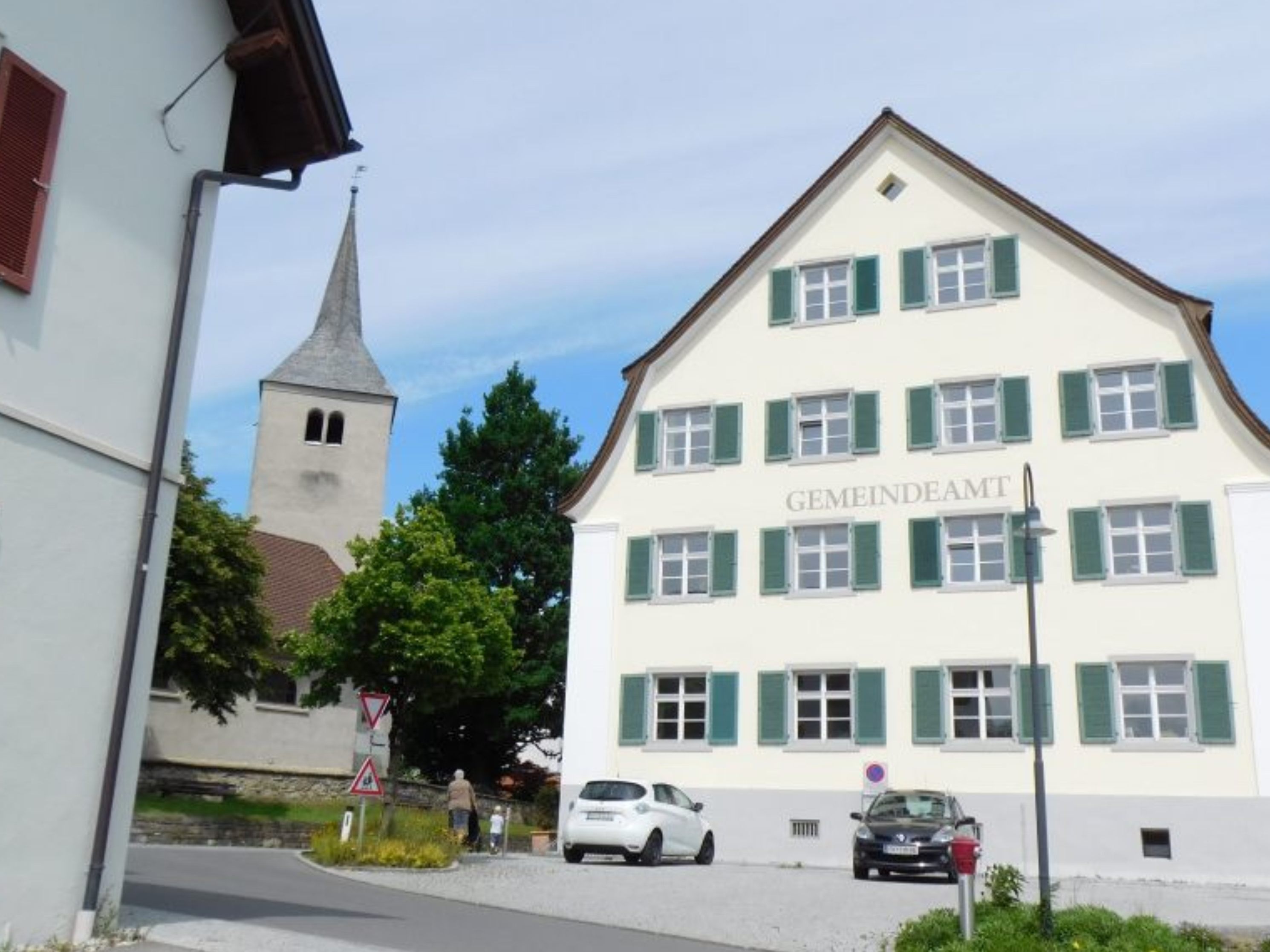 In der April-Sitzung der Gemeindevertretung gab es wieder zahlreiche Beschlüsse und Berichte. In der April-Sitzung der Gemeindevertretung gab es wieder zahlreiche Beschlüsse und Berichte.