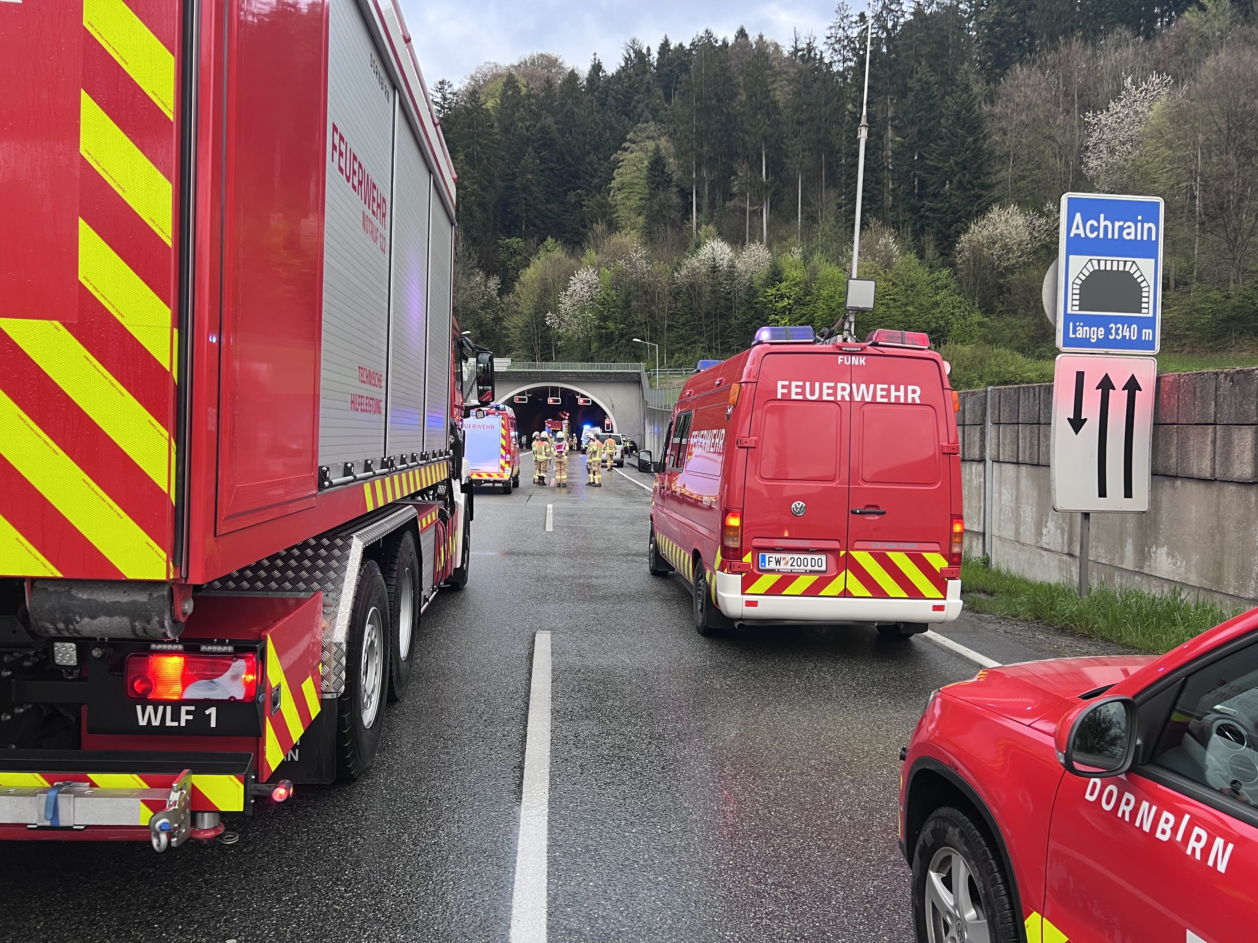 Schwerer Unfall vor dem Achraintunnel. Schwerer Unfall vor dem Achraintunnel.