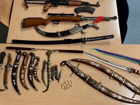 In Wien-Neubau fand die Polizei ein große Waffensammlung. In Wien-Neubau fand die Polizei ein große Waffensammlung.
